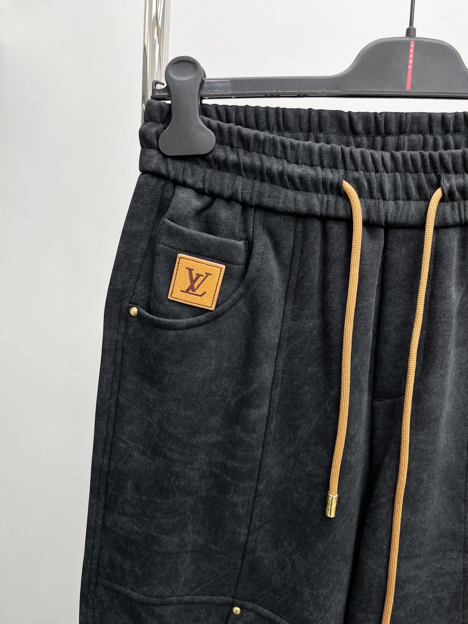 Louis Vuitton Basic Clothing M-l-xl