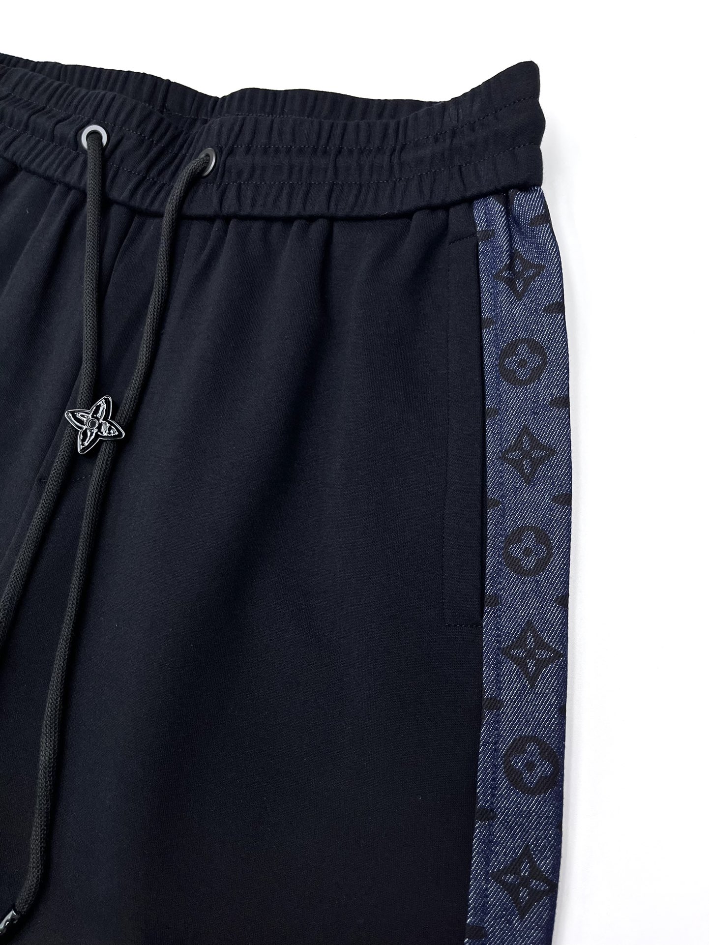 Louis Vuitton Basic Clothing M-xl