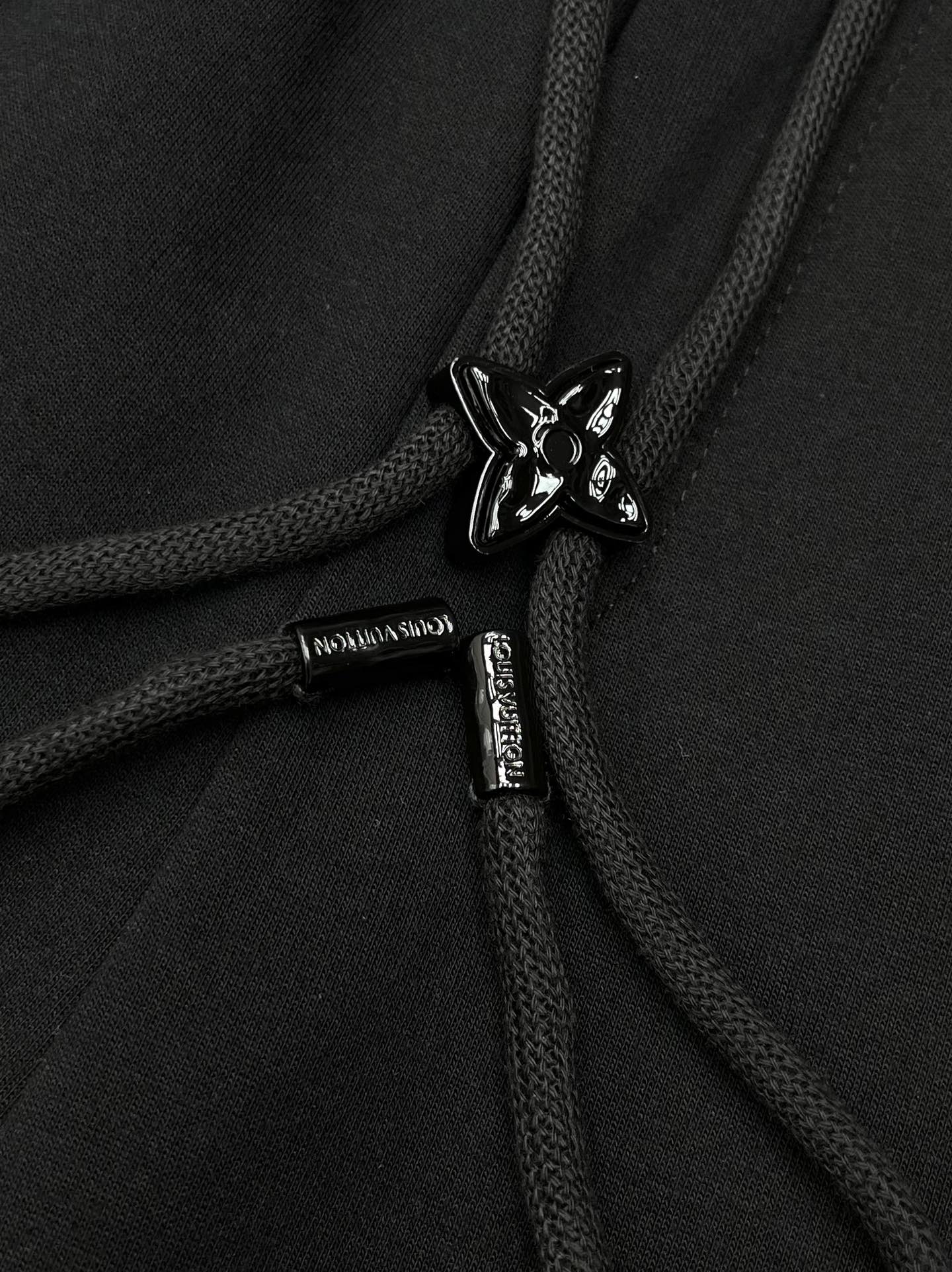 Louis Vuitton Basic Clothing M-xl