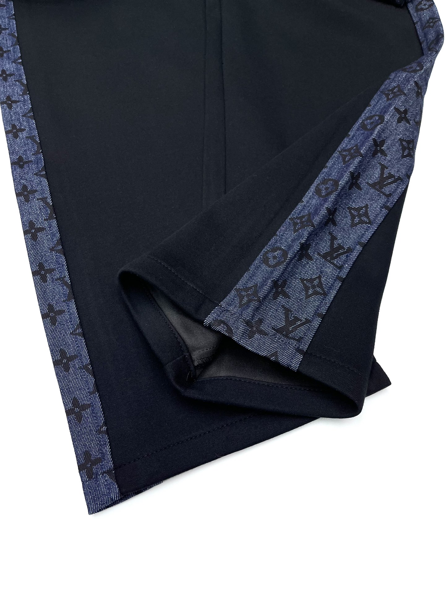 Louis Vuitton Basic Clothing M-xl