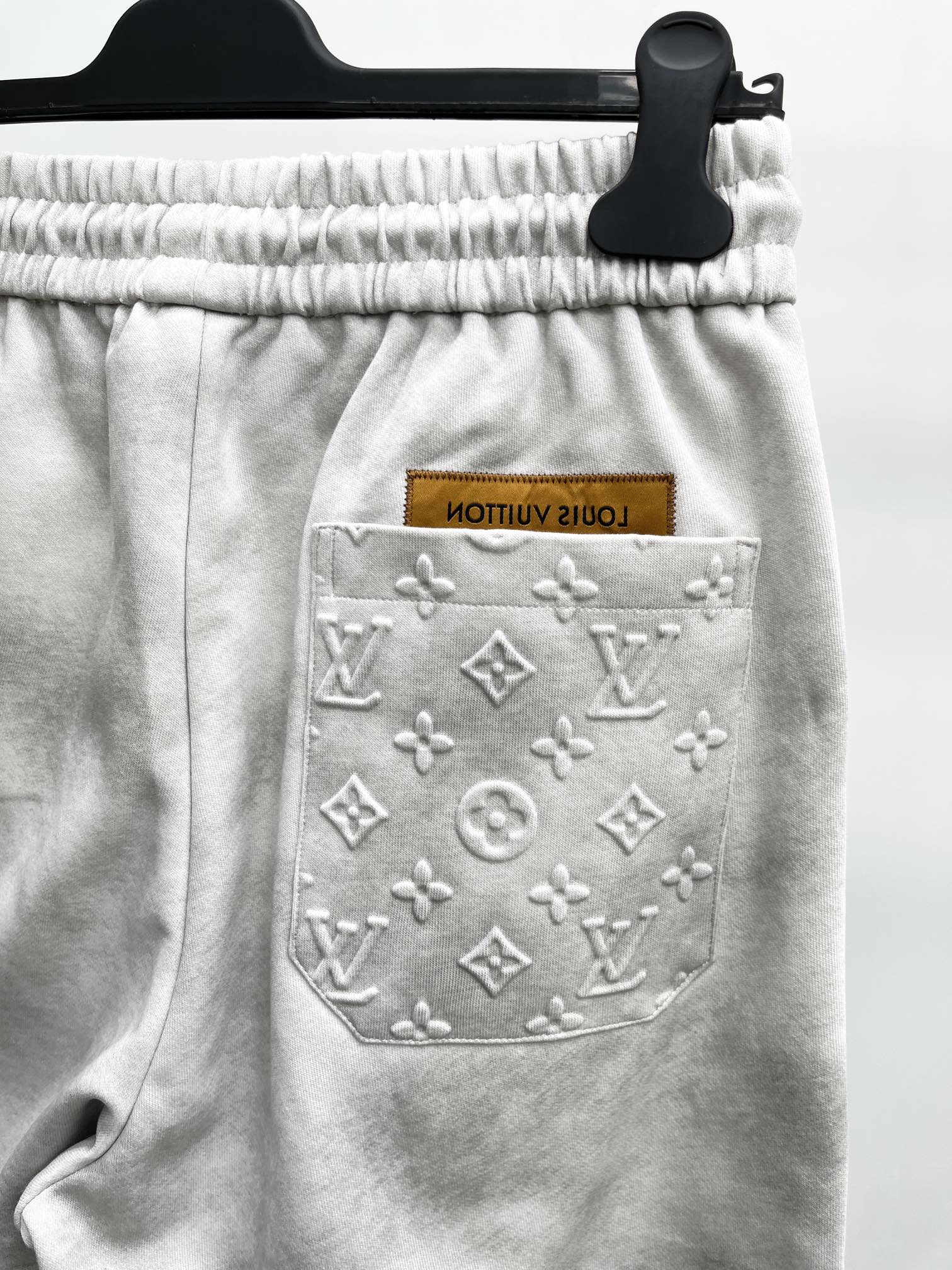 Louis Vuitton Basic Clothing M-xl