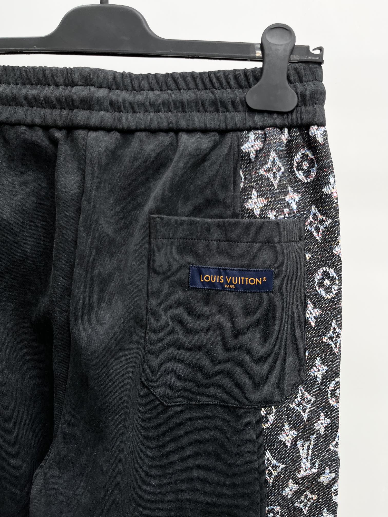 Louis Vuitton Basic Clothing M-xl