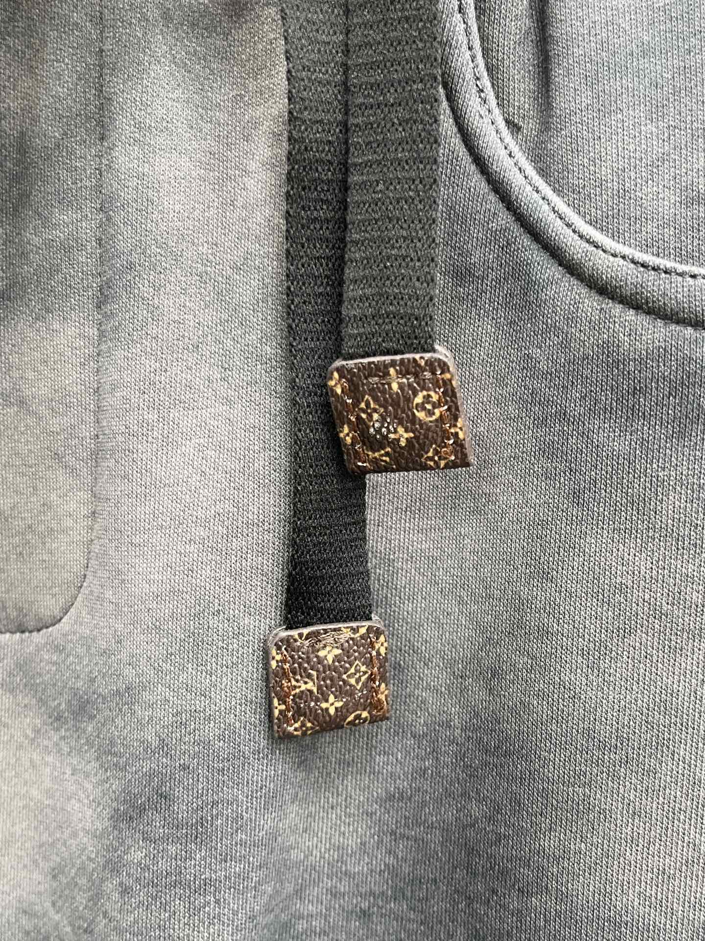 Louis Vuitton Basic Clothing M-xl
