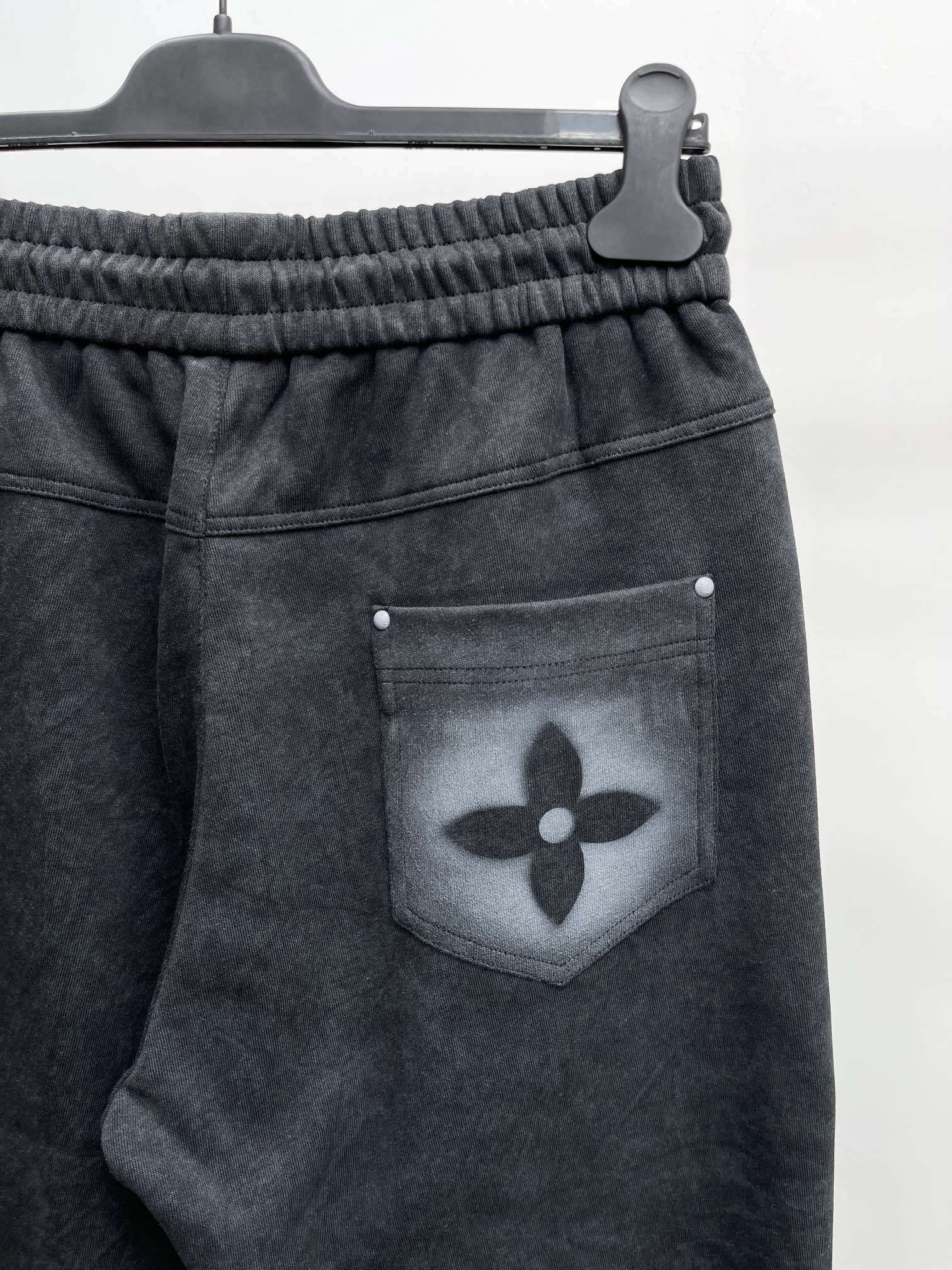 Louis Vuitton Basic Clothing M-xl