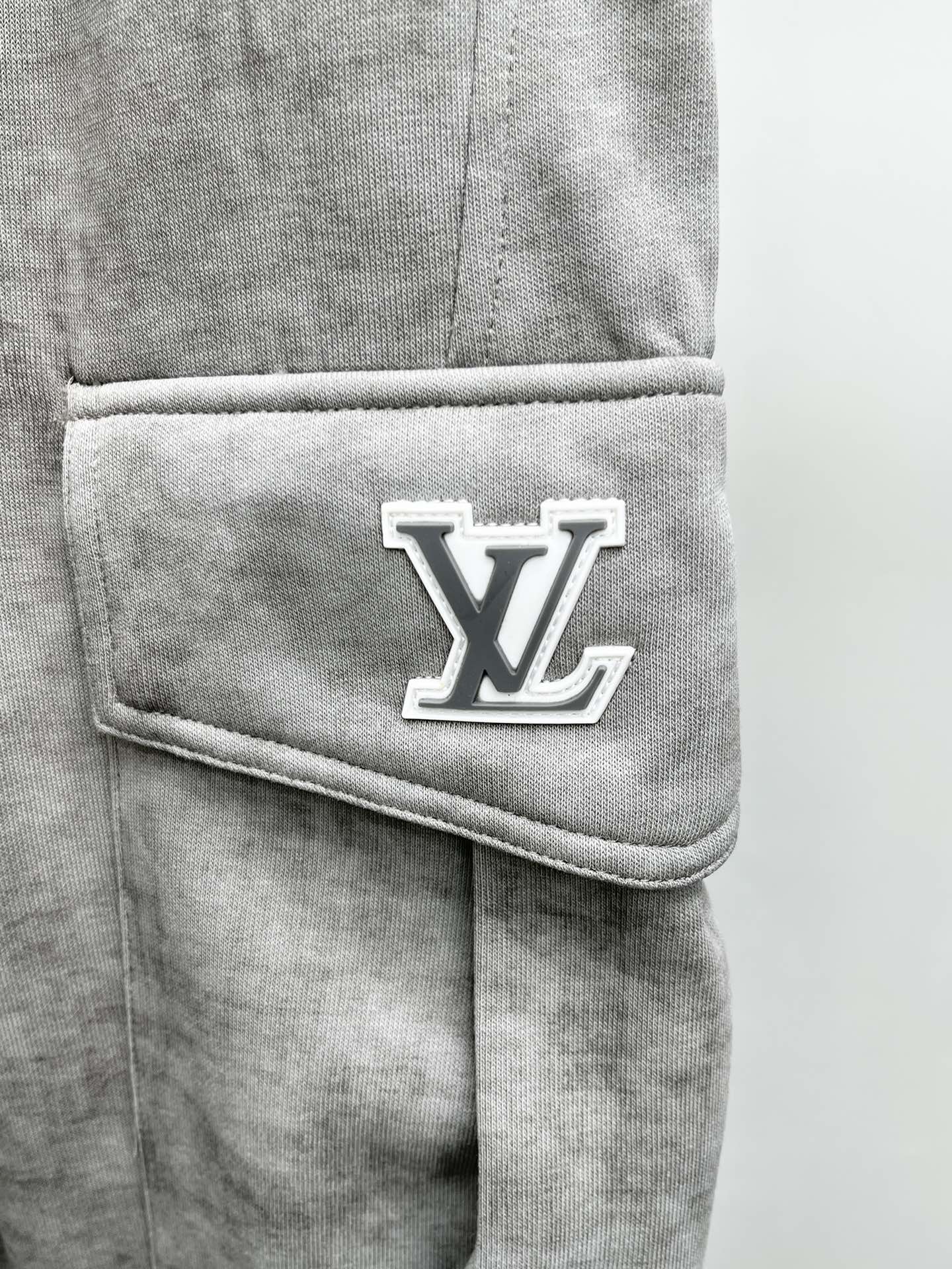 Louis Vuitton Basic Clothing M-xl