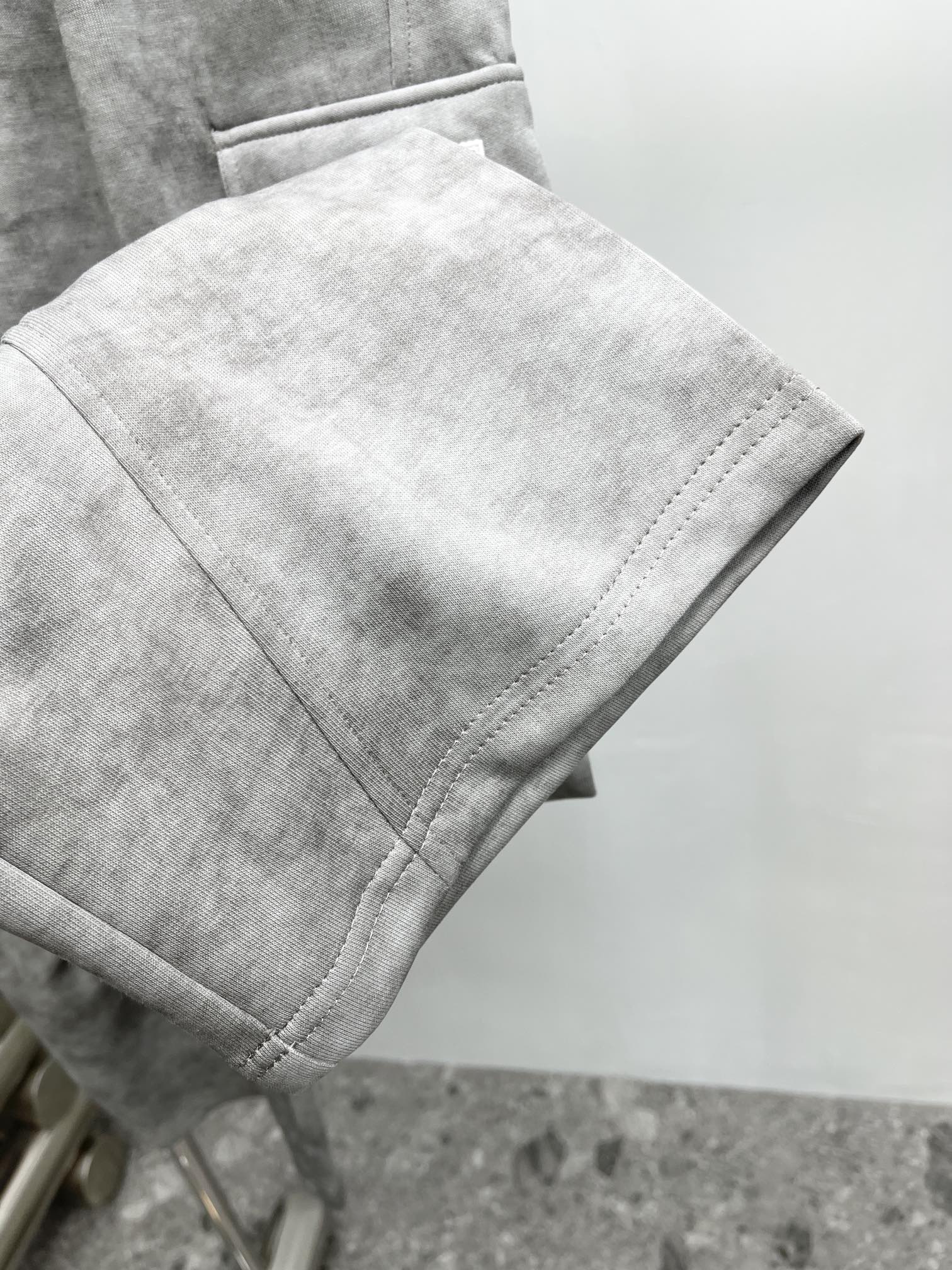 Louis Vuitton Basic Clothing M-xl