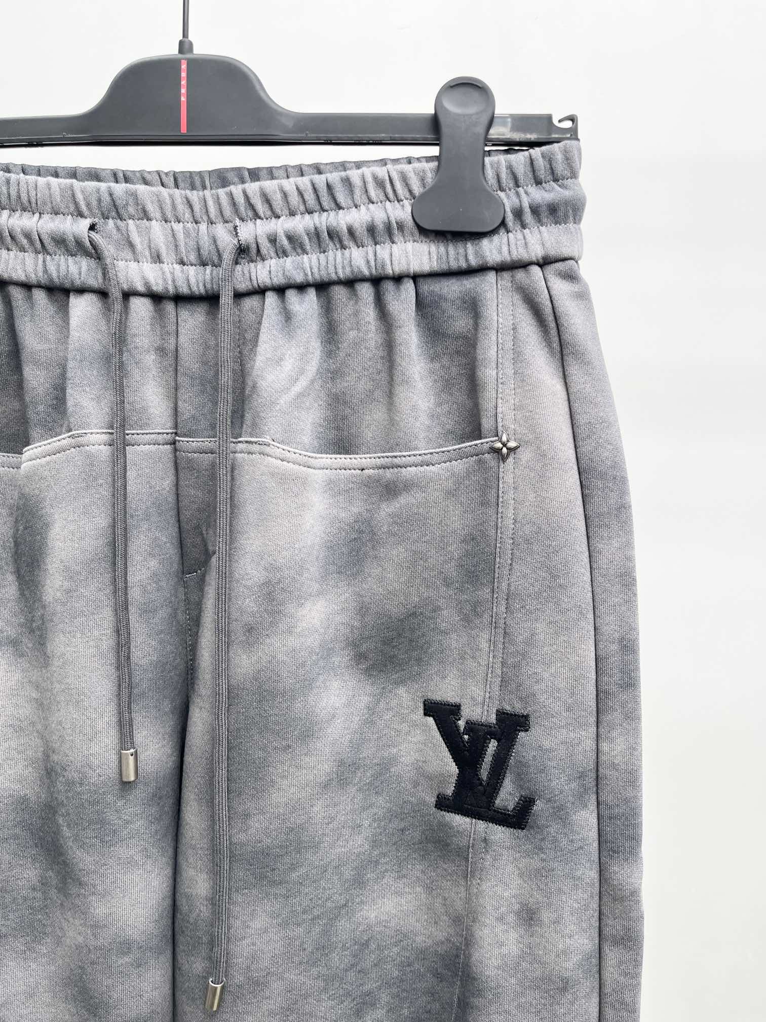 Louis Vuitton Basic Clothing M-xl