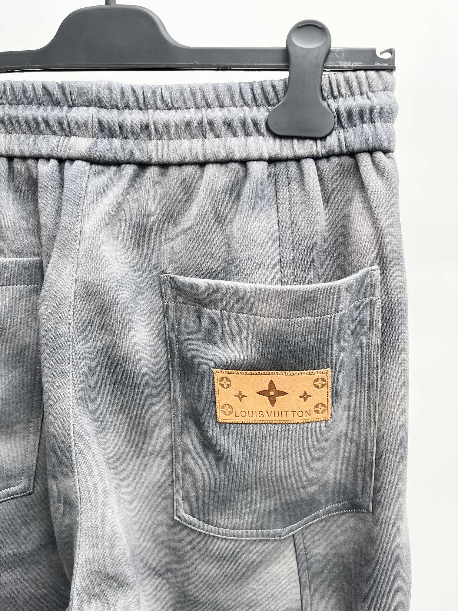 Louis Vuitton Basic Clothing M-xl