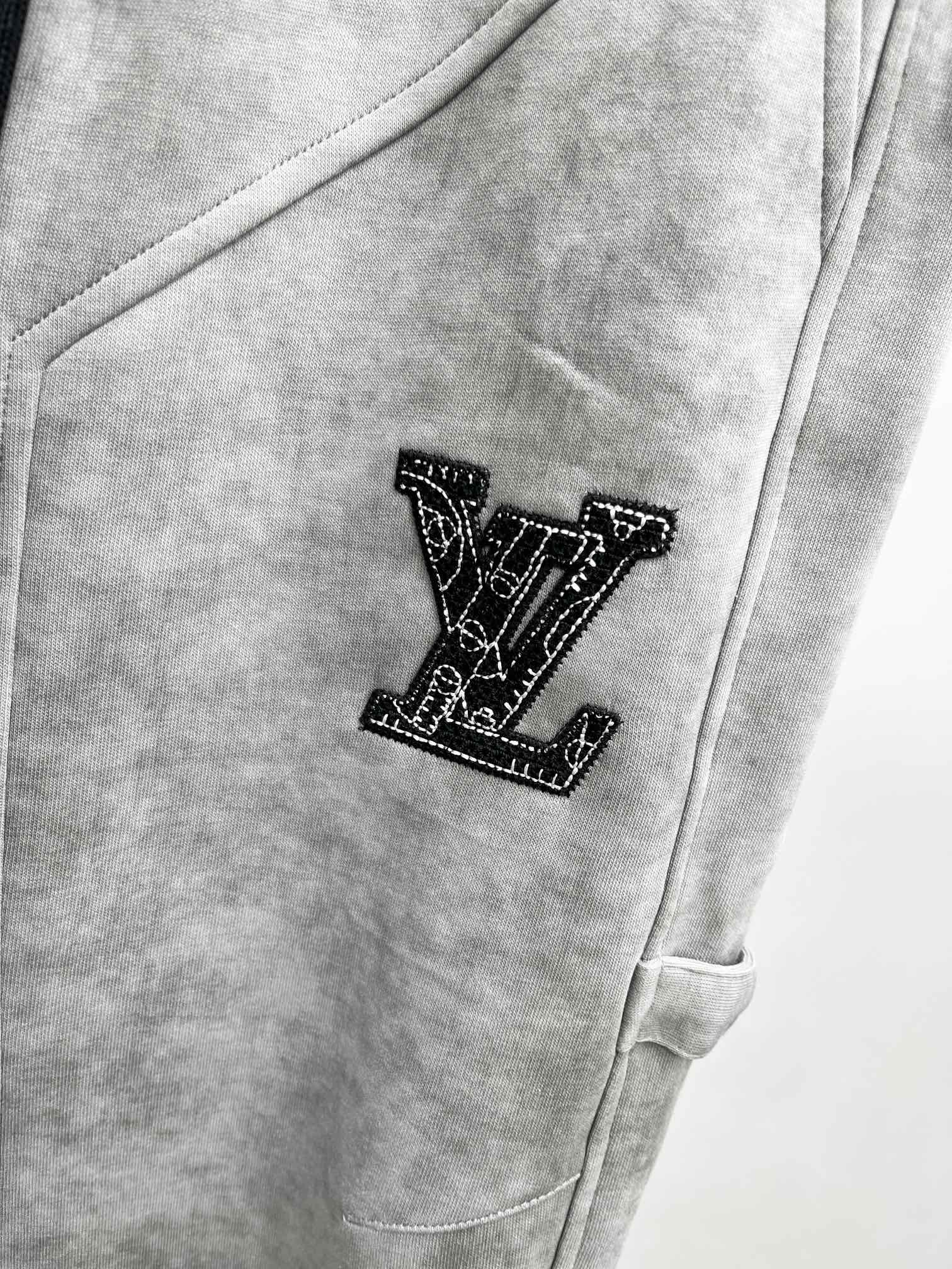 Louis Vuitton Basic Clothing M-xl