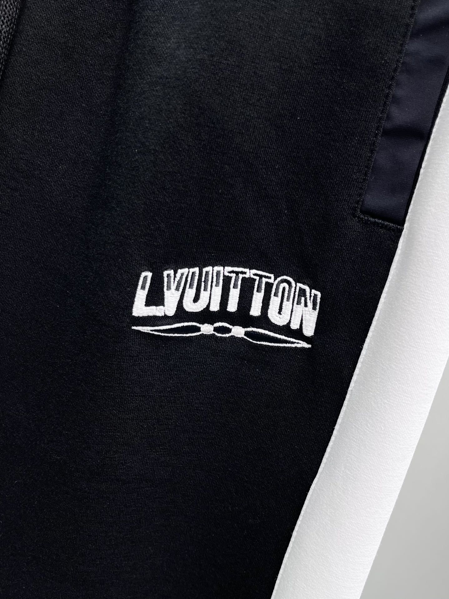 Louis Vuitton Basic Clothing M-l-xxxl