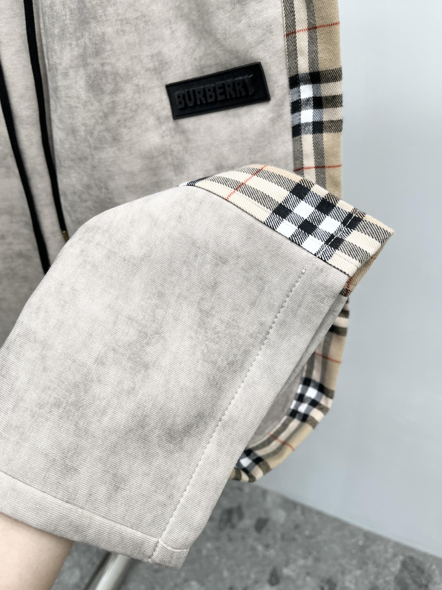 Burberry Basic Clothing M-xl