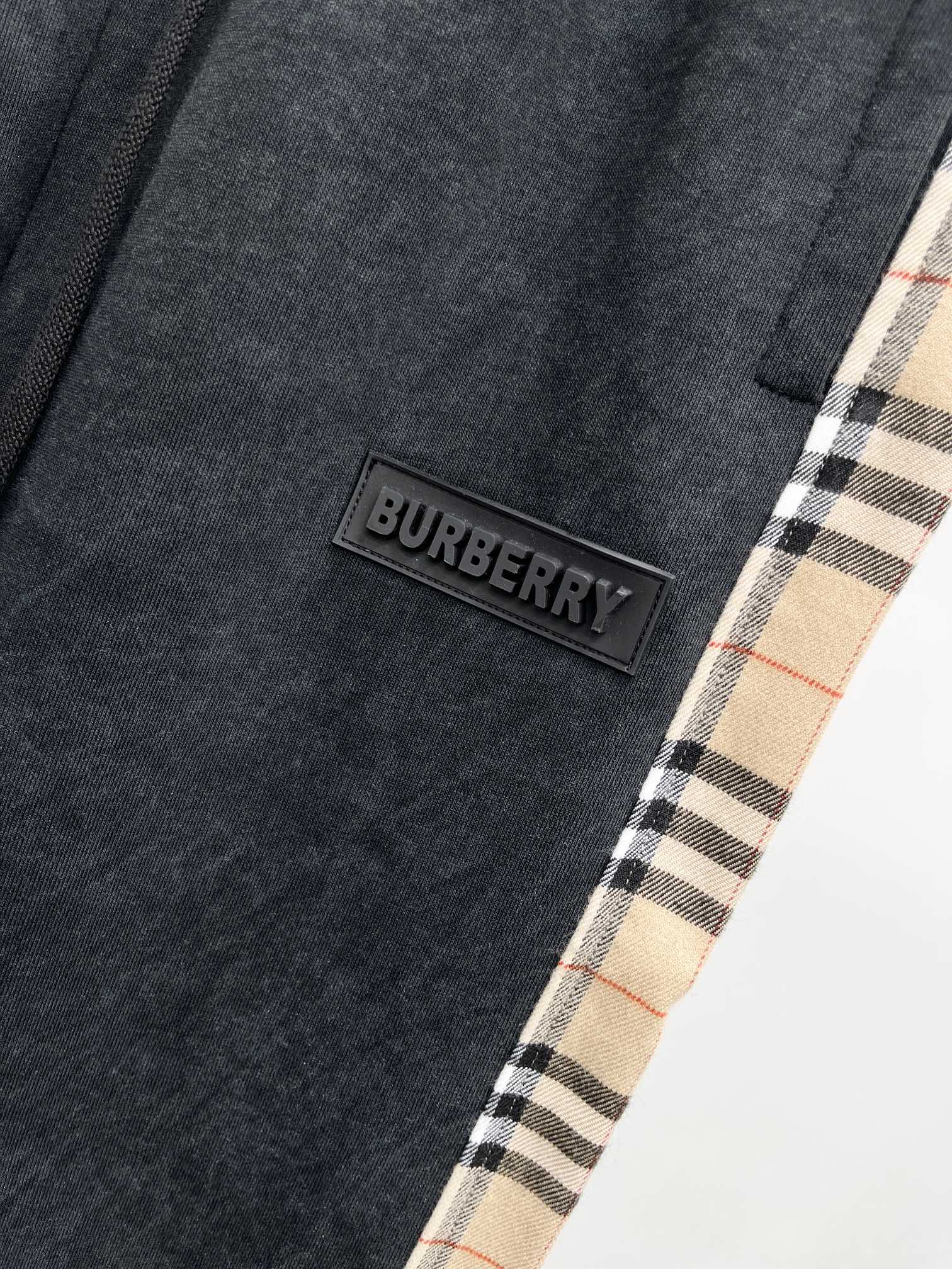 Burberry Basic Clothing M-xl