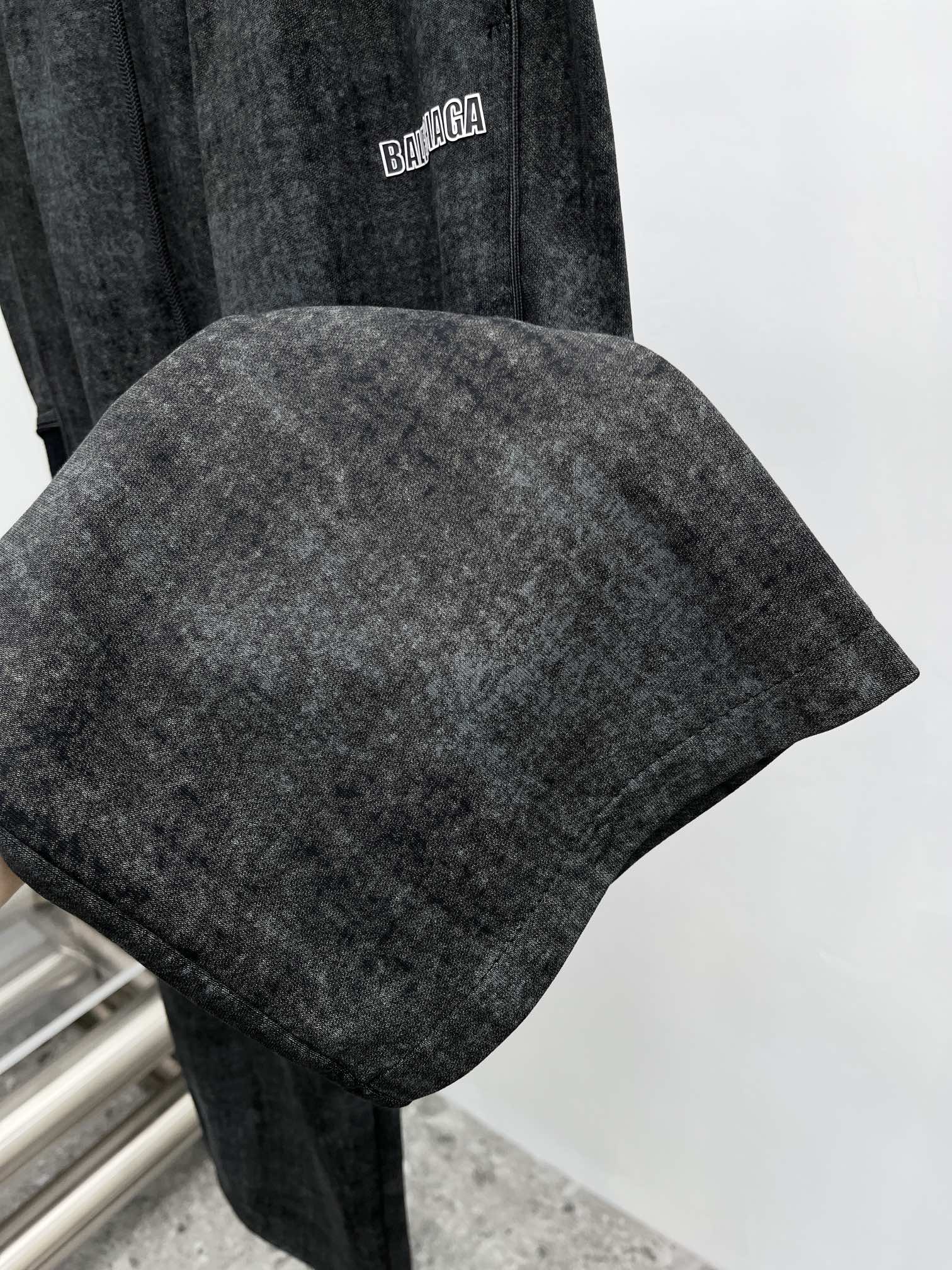 Balenciaga Basic Clothing M-l-xl