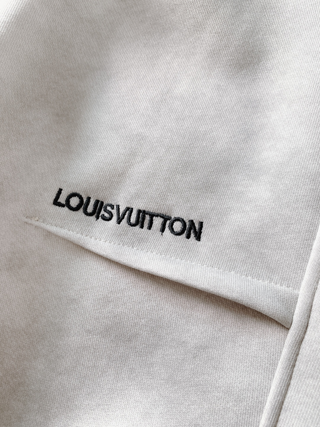 Louis Vuitton Basic Clothing S-m-l-xl