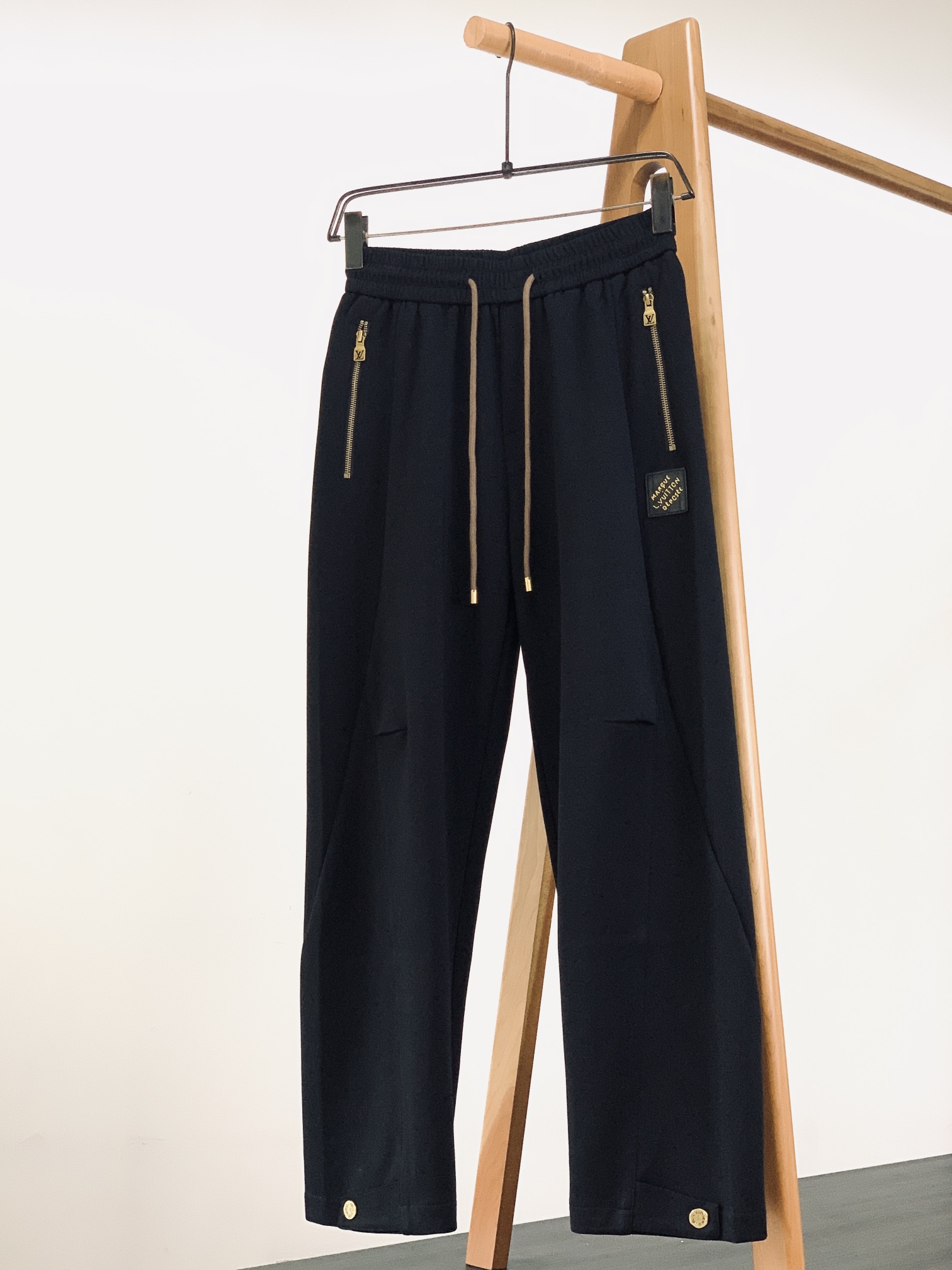 Louis Vuitton Basic Clothing S-m-l-xl