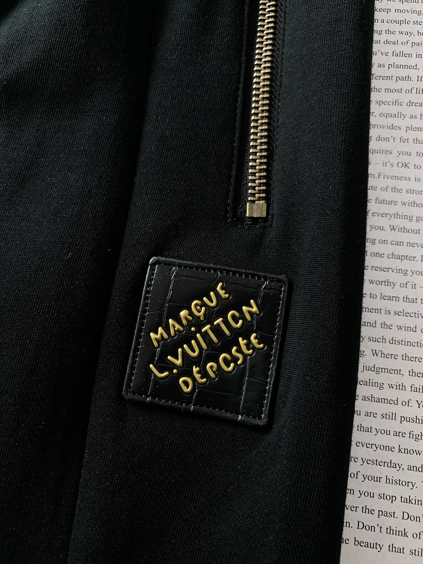 Louis Vuitton Basic Clothing S-m-l-xl