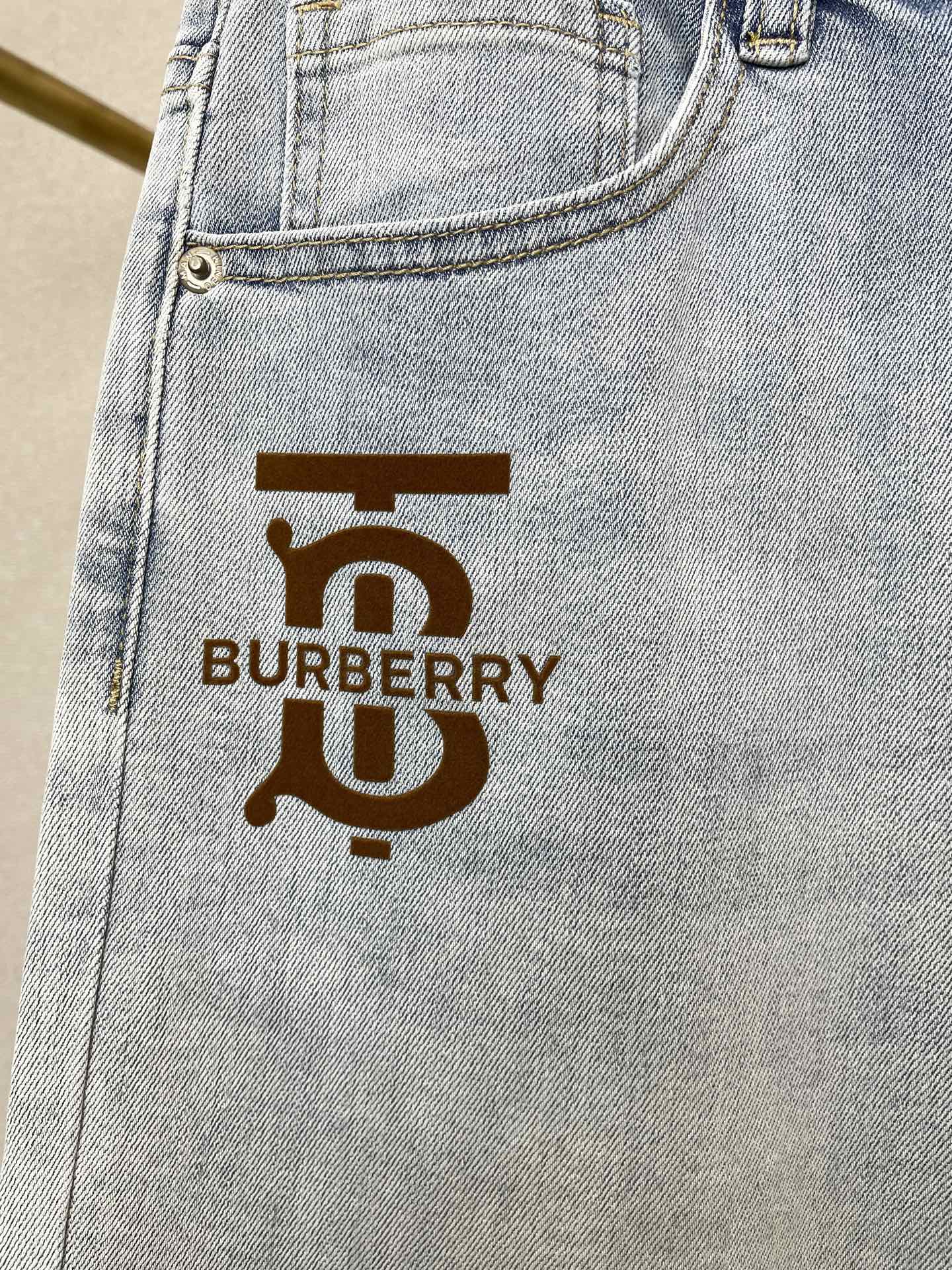 Burberry Jeans