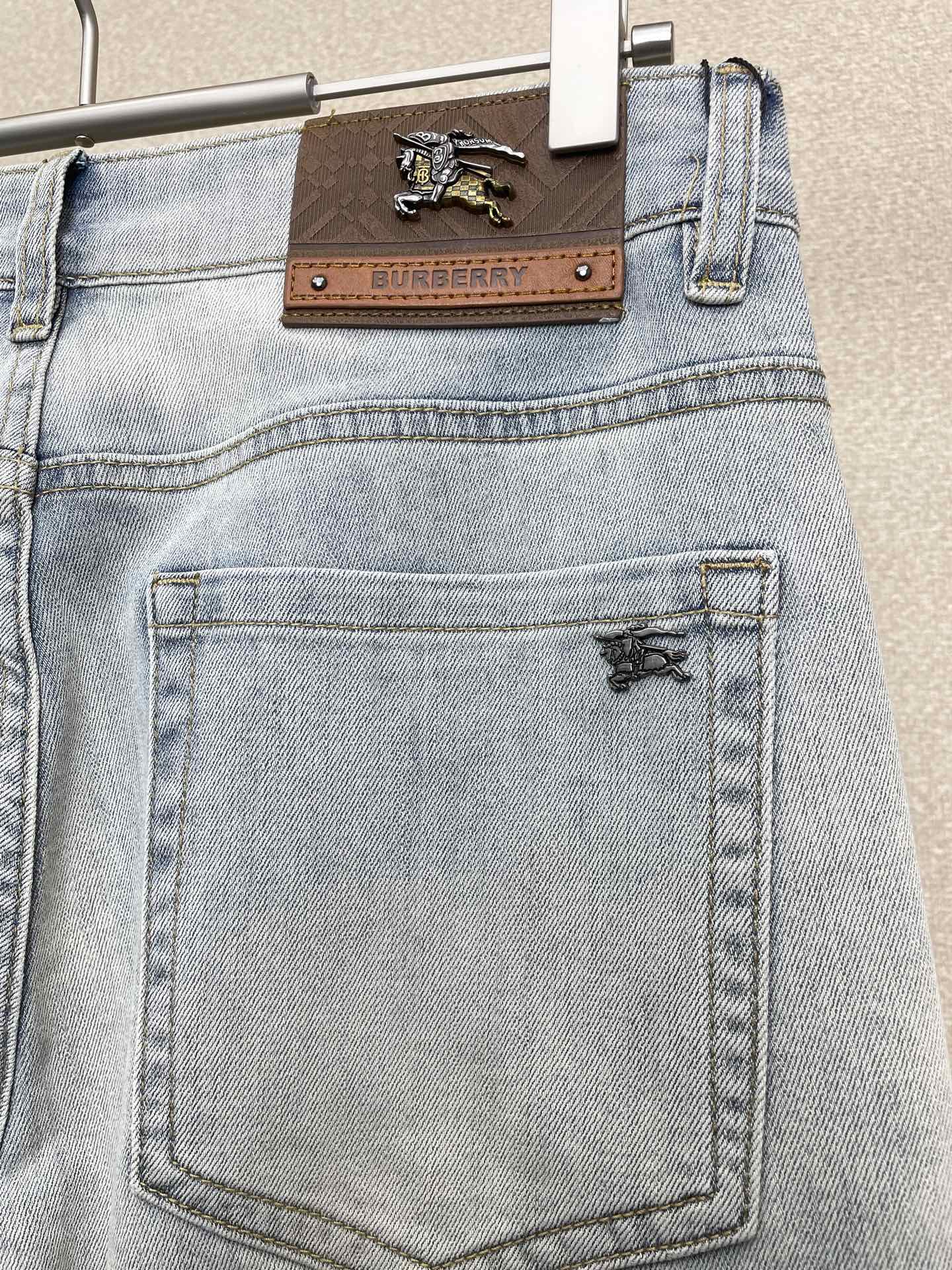 Burberry Jeans