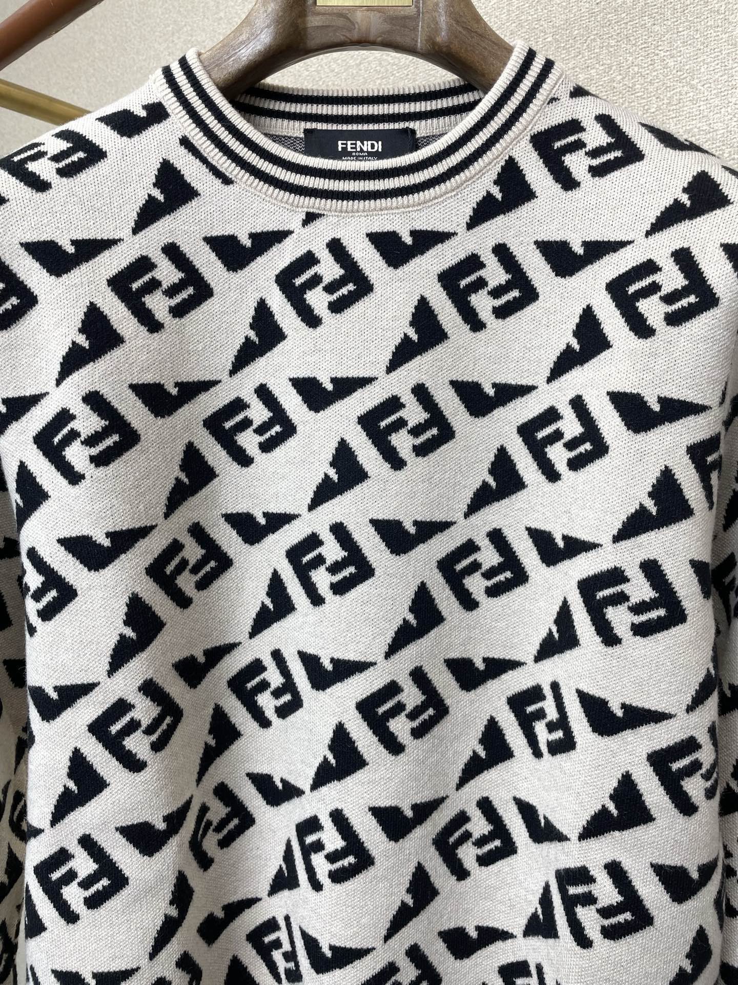Fendi Male Basic Clothing S-xl