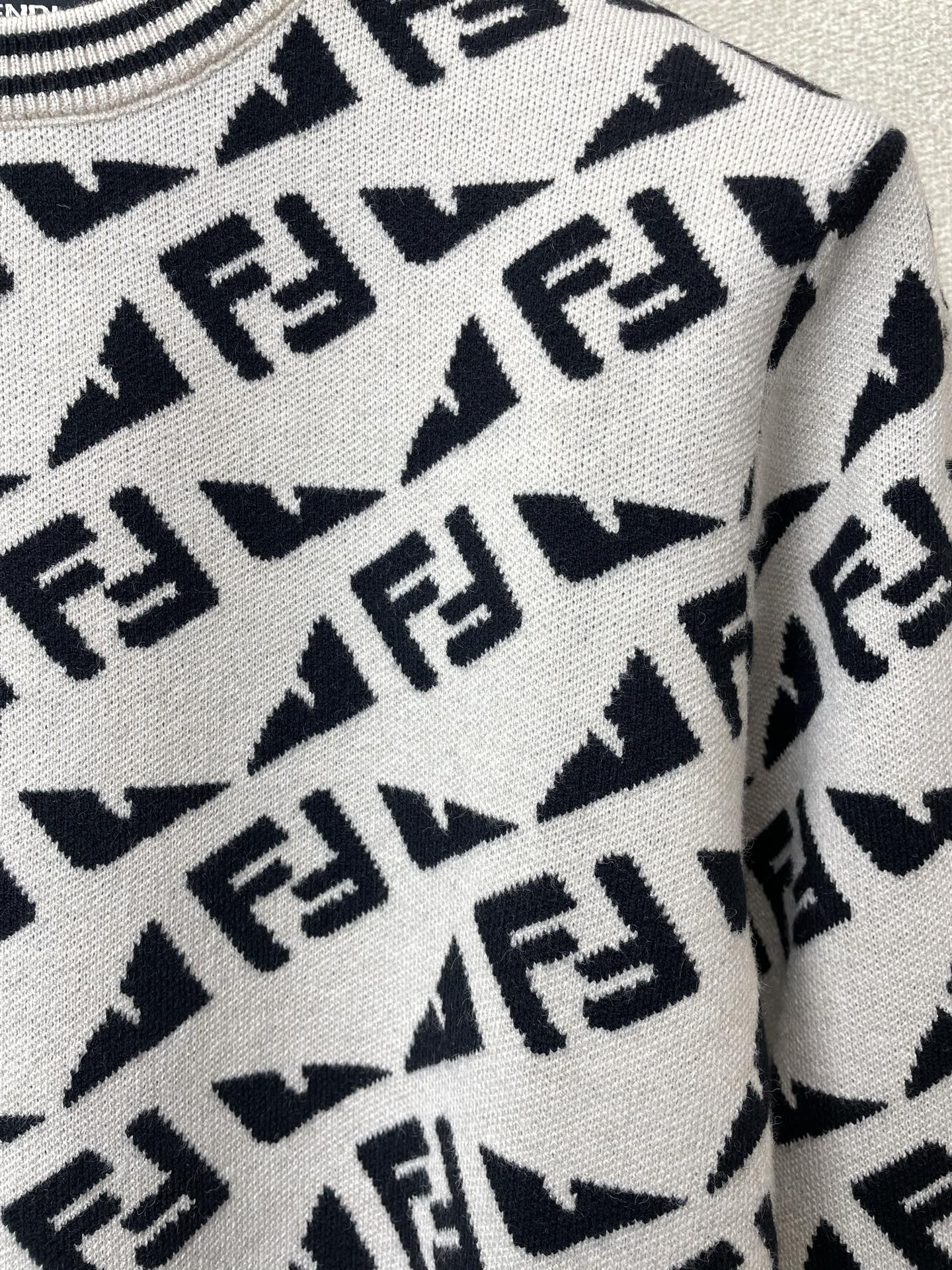Fendi Male Basic Clothing S-xl