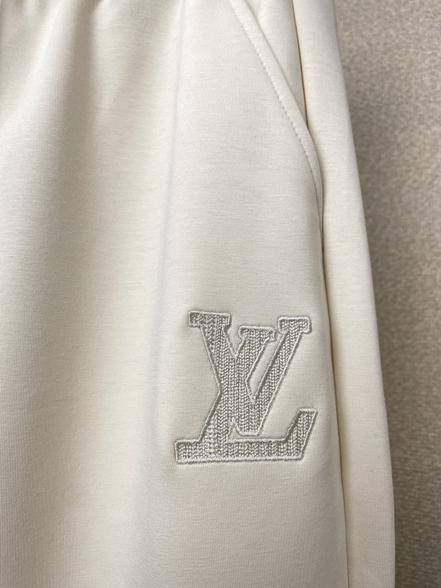 Louis Vuitton Basic Clothing S-m-l-xl