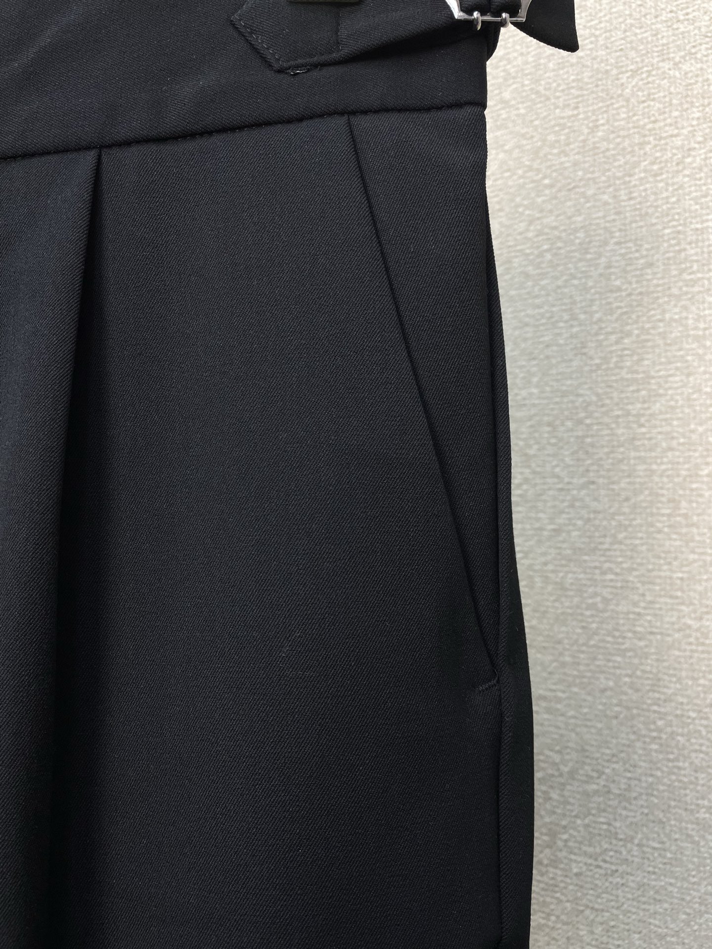Louis Vuitton Basic Clothing S-l