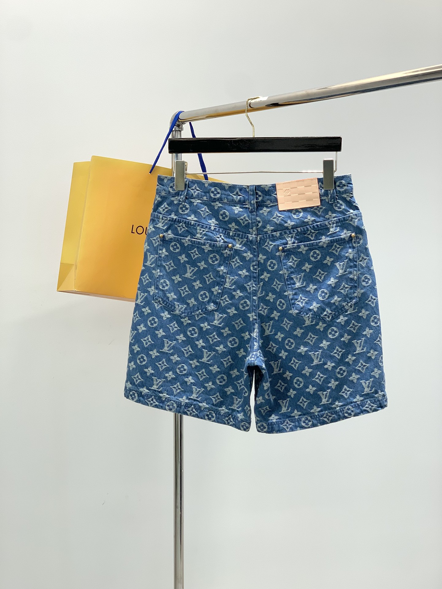 Louis Vuitton Basic Clothing S-l