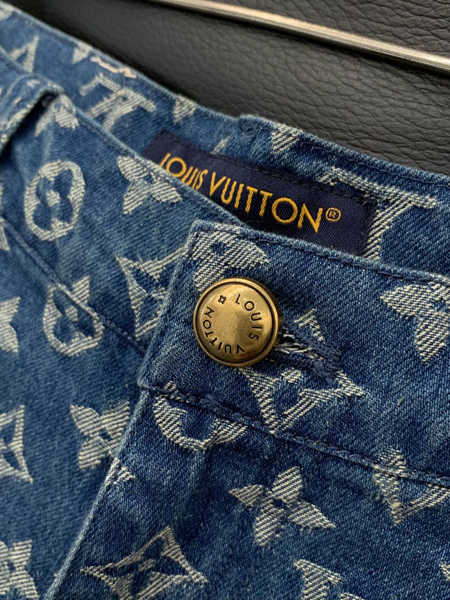 Louis Vuitton Basic Clothing S-l