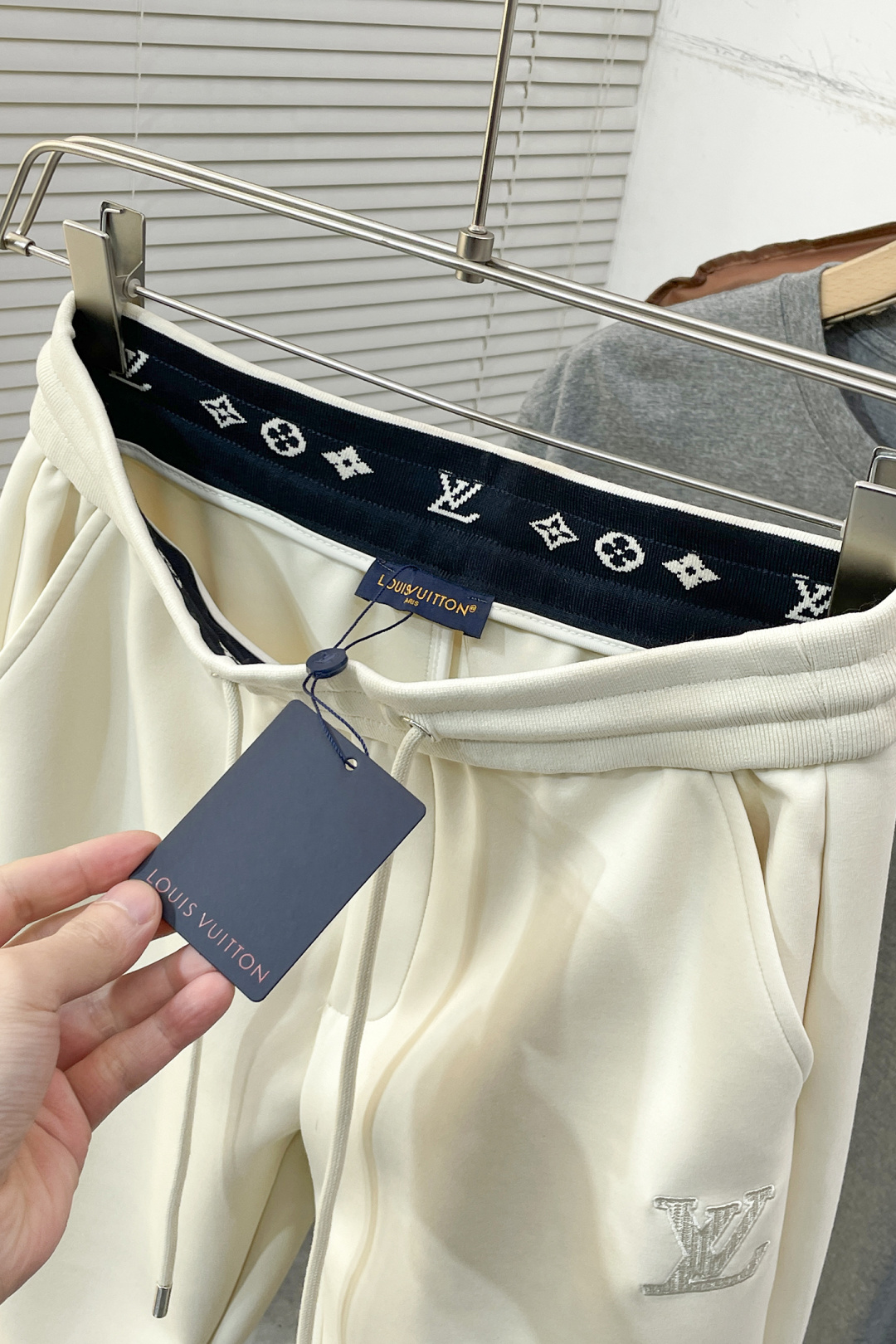 Louis Vuitton Basic Clothing S-m-l-xl