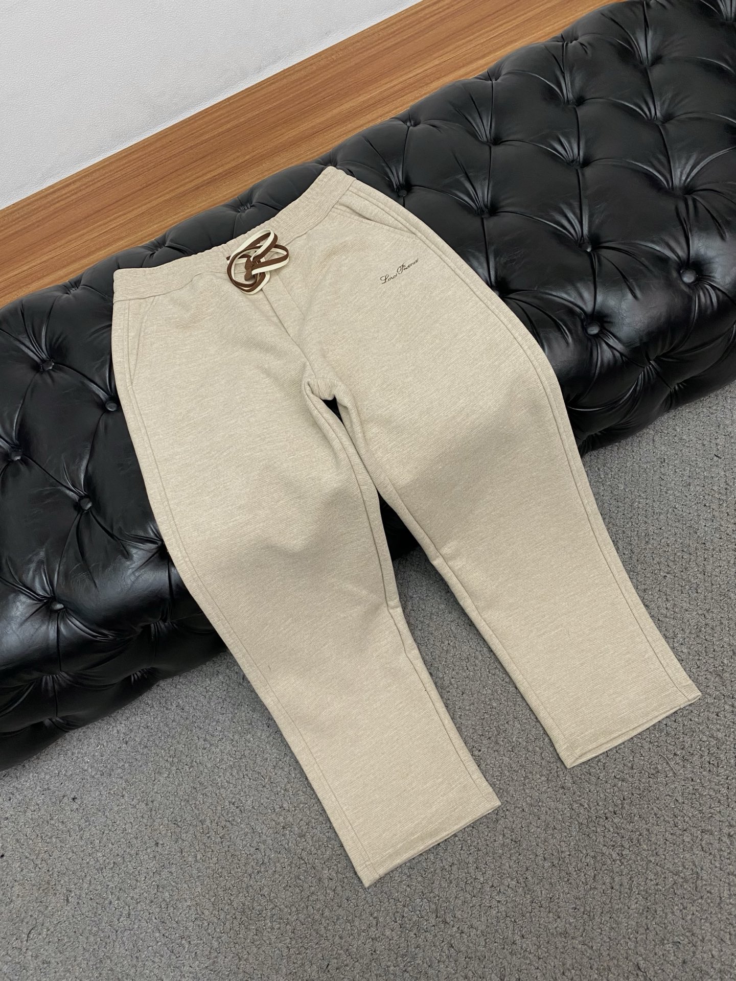 Louis Vuitton Basic Clothing M-l-xl