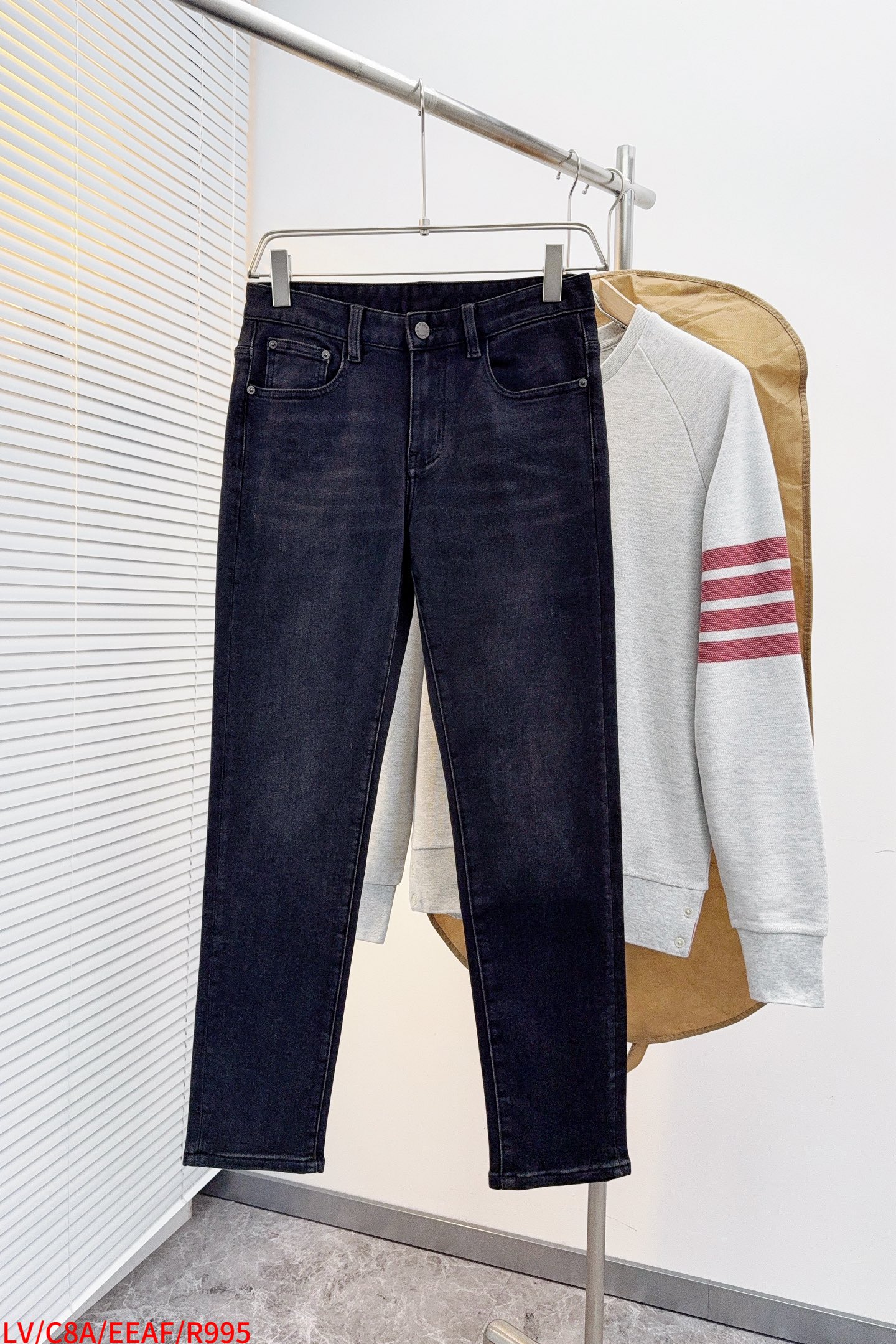 Louis Vuitton Male Jeans L