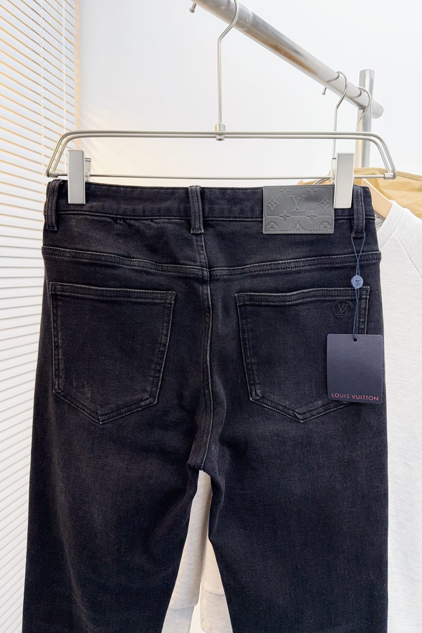 Louis Vuitton Male Jeans L