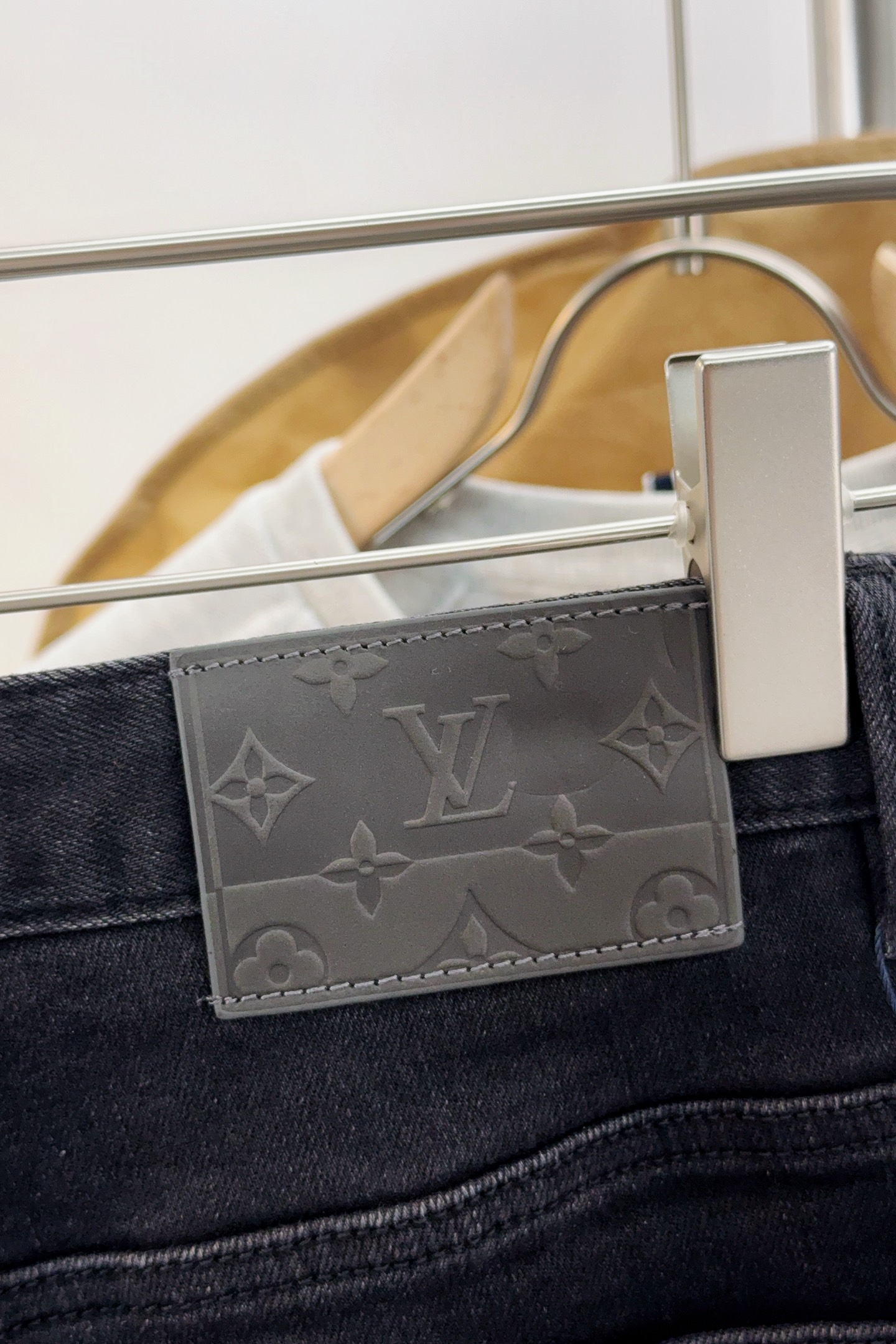 Louis Vuitton Male Jeans L