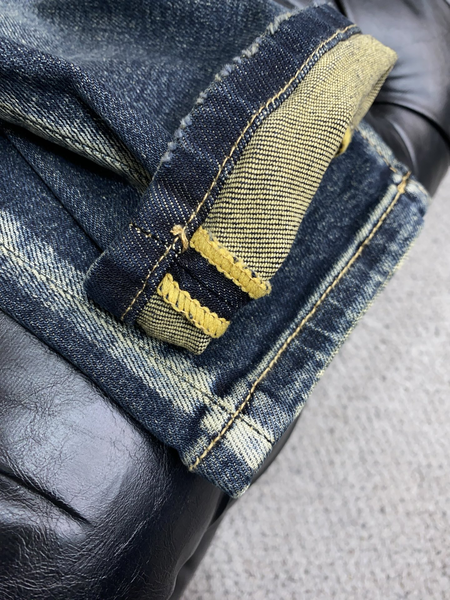 Moncler Jeans Knitted Slim Fit M-l