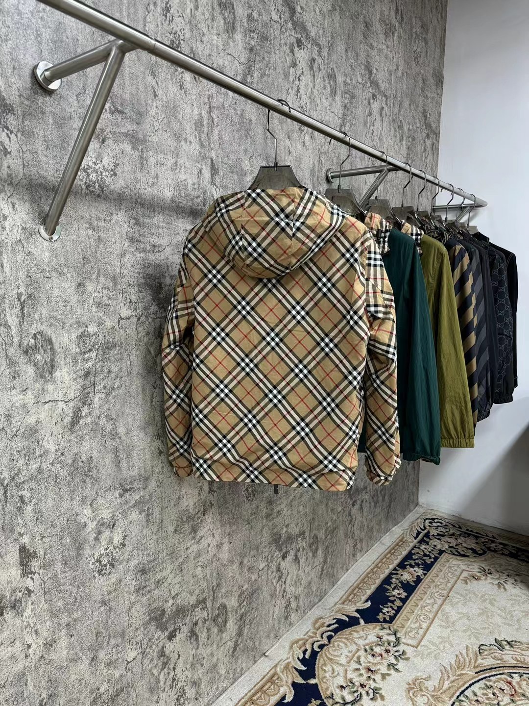 Burberry Basic Clothing L