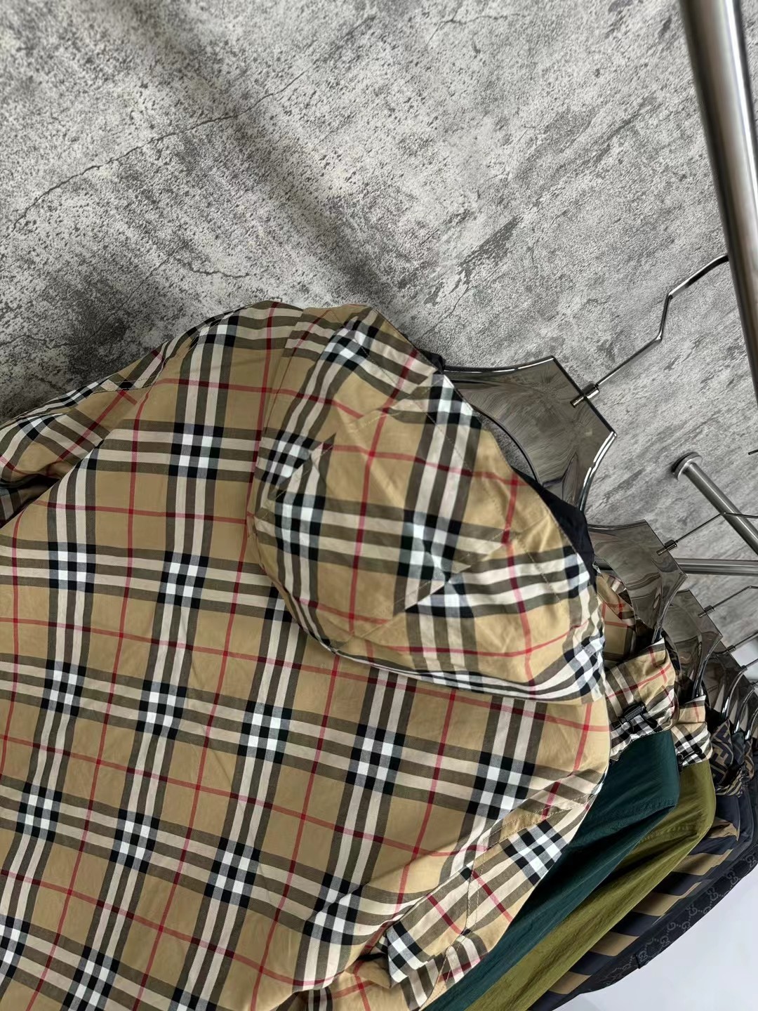 Burberry Basic Clothing L