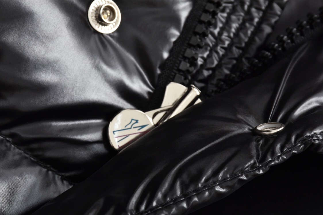 Moncler Down Jacket White Duck Down Black M-l-xl
