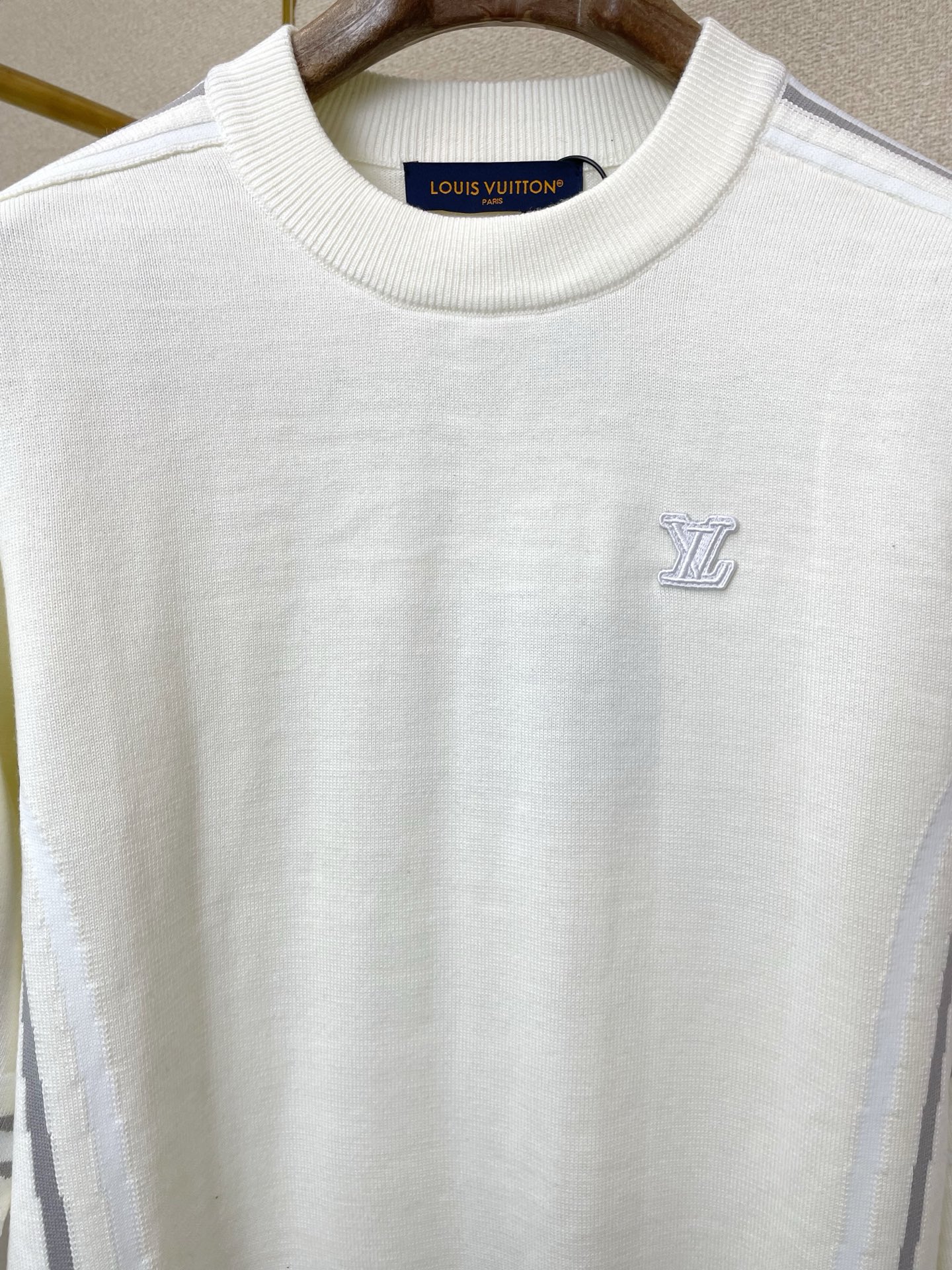 Louis Vuitton Basic Clothing S-l-xl