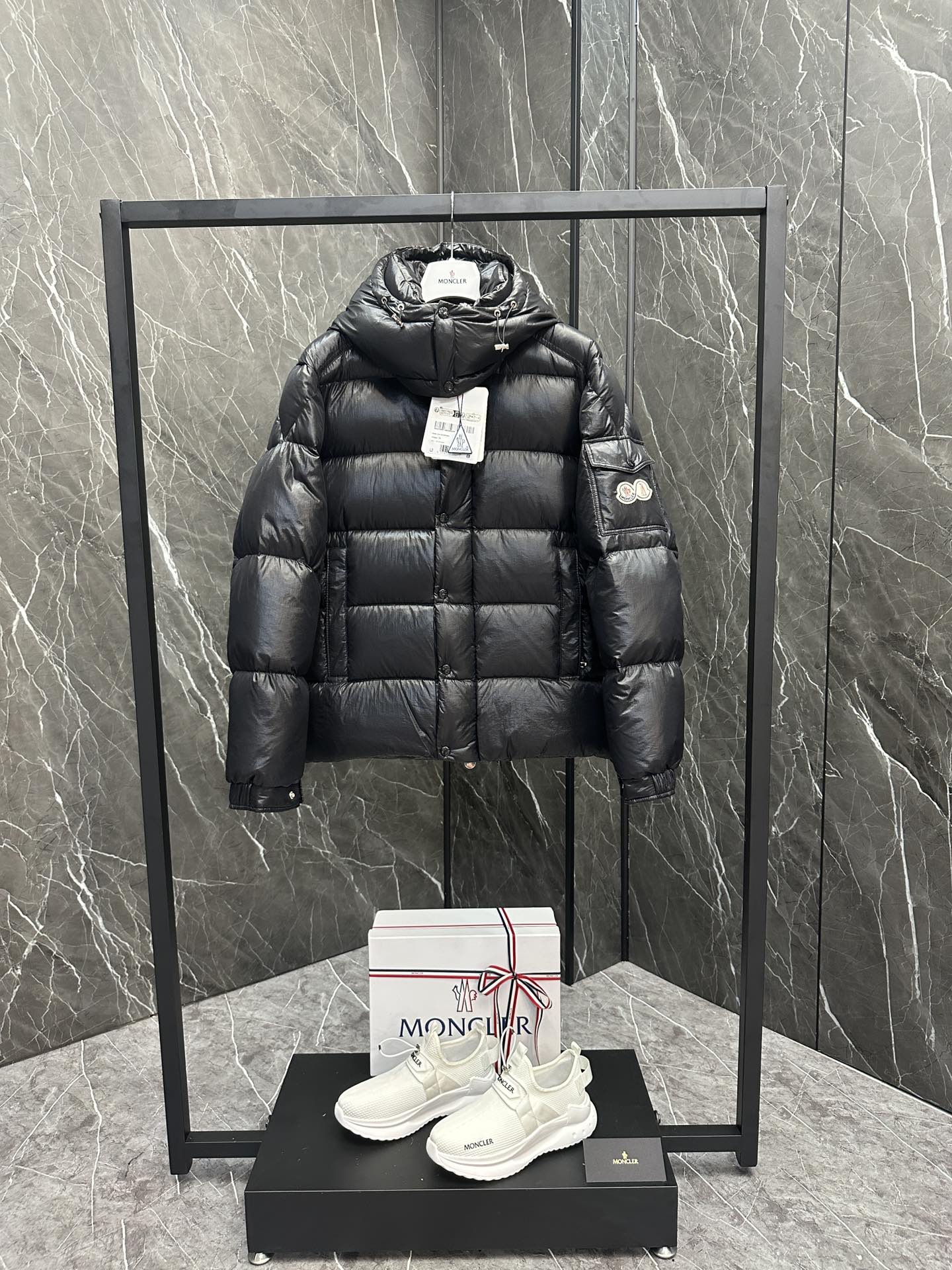 Moncler Down Jacket White Duck Down Black M-l-xl