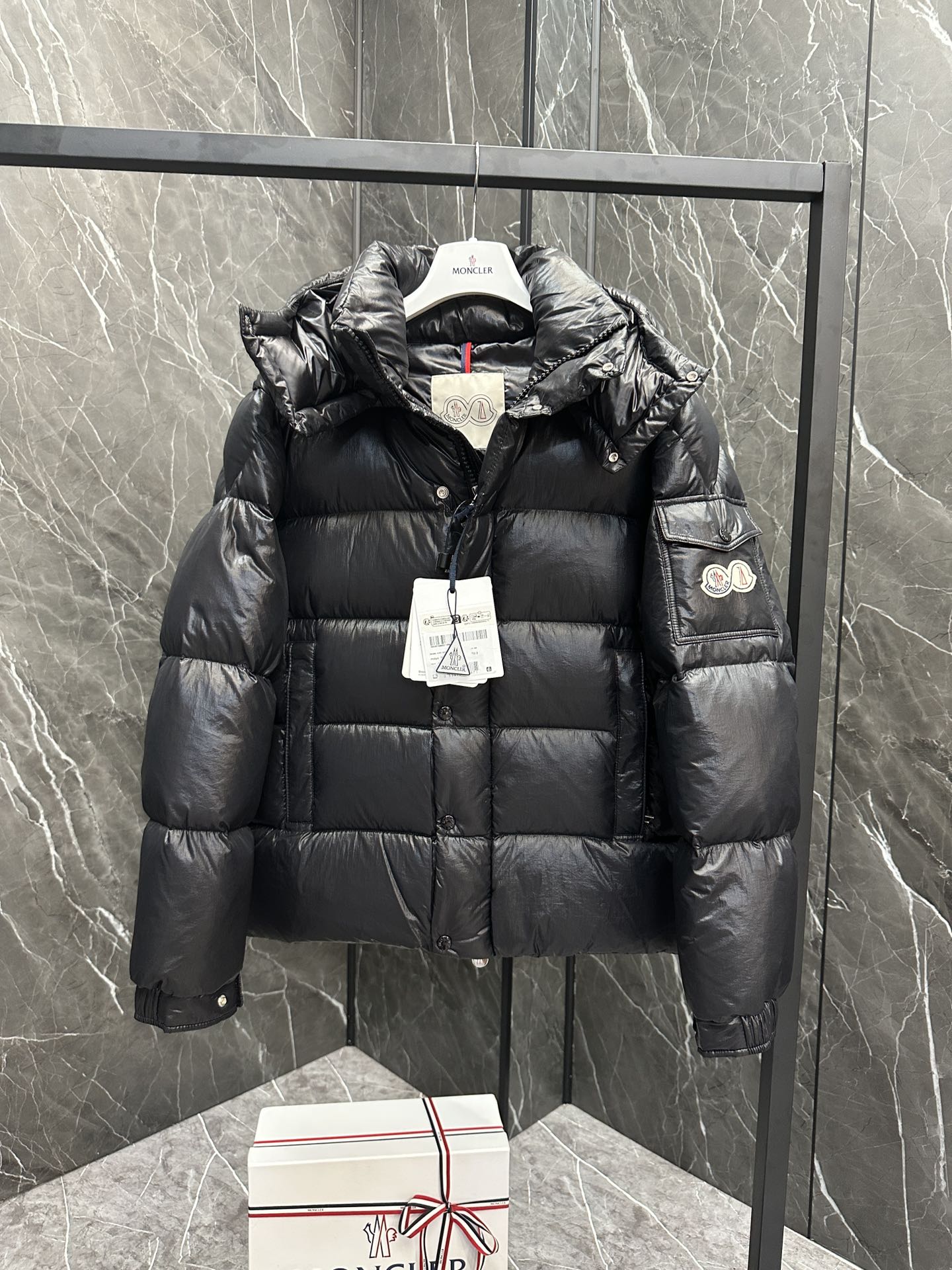Moncler Down Jacket White Duck Down Black M-l-xl