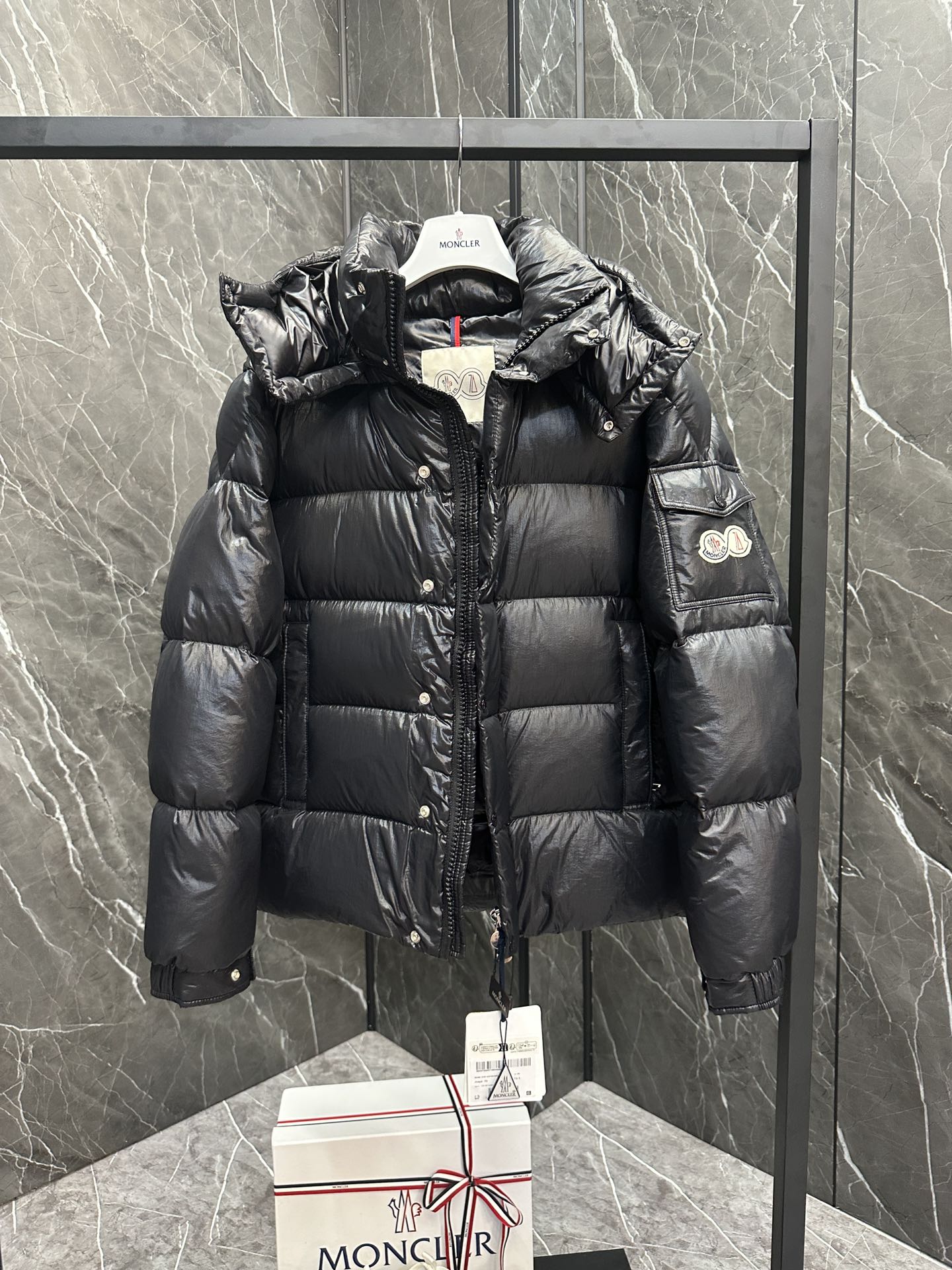 Moncler Down Jacket White Duck Down Black M-l-xl