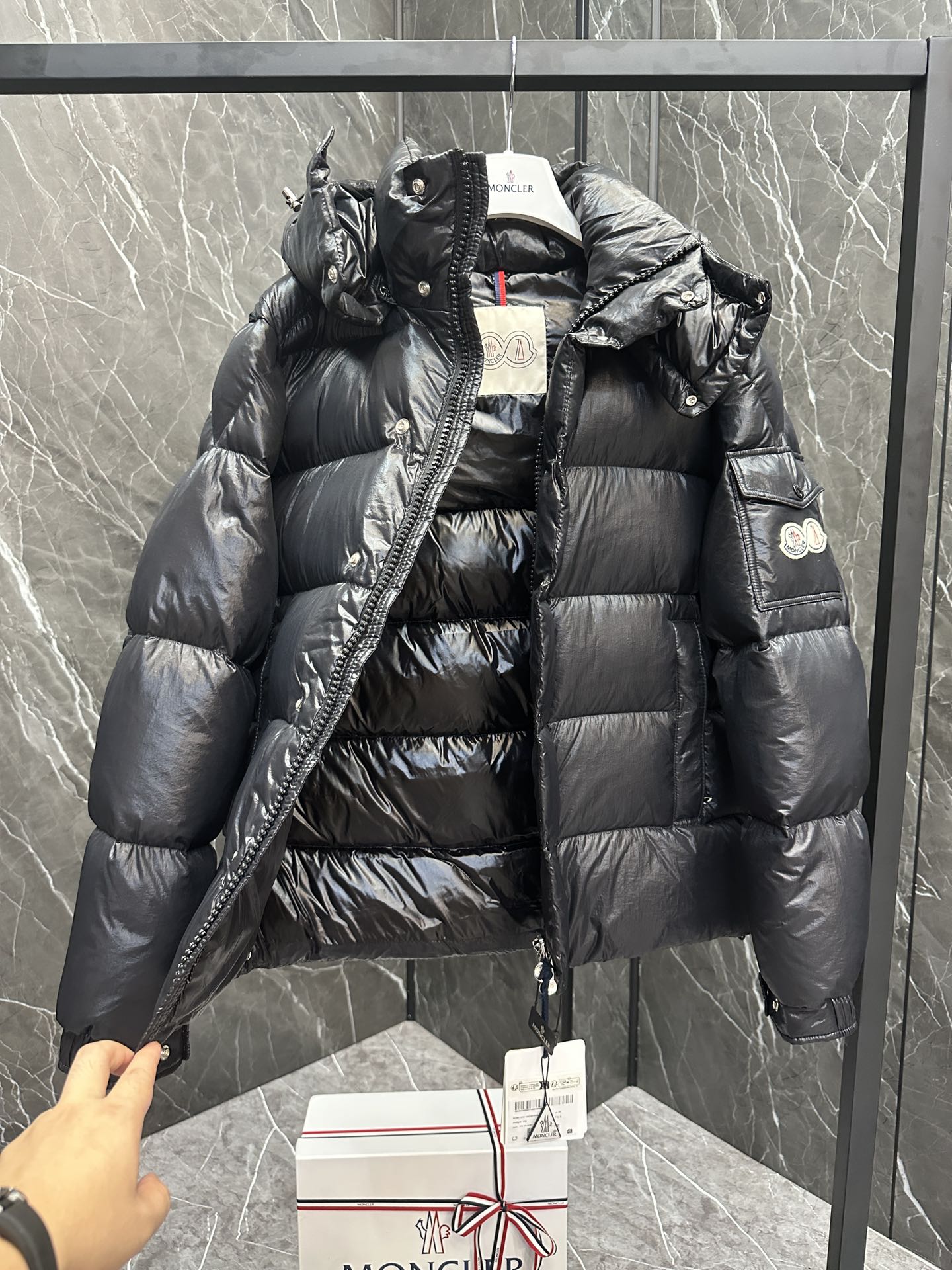 Moncler Down Jacket White Duck Down Black M-l-xl
