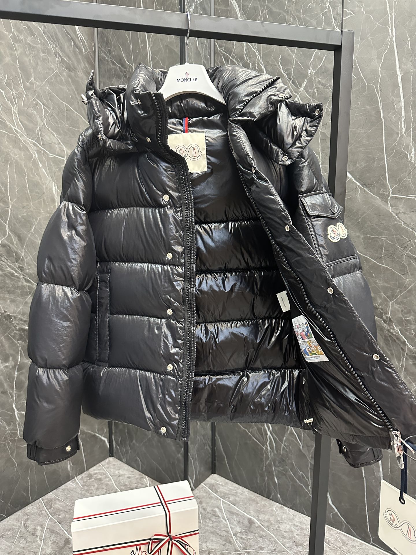 Moncler Down Jacket White Duck Down Black M-l-xl