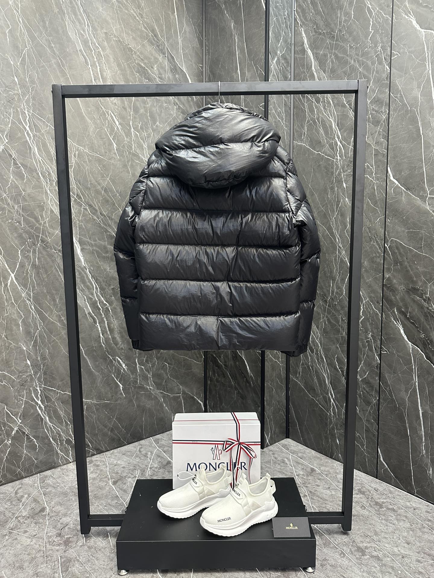 Moncler Down Jacket White Duck Down Black M-l-xl