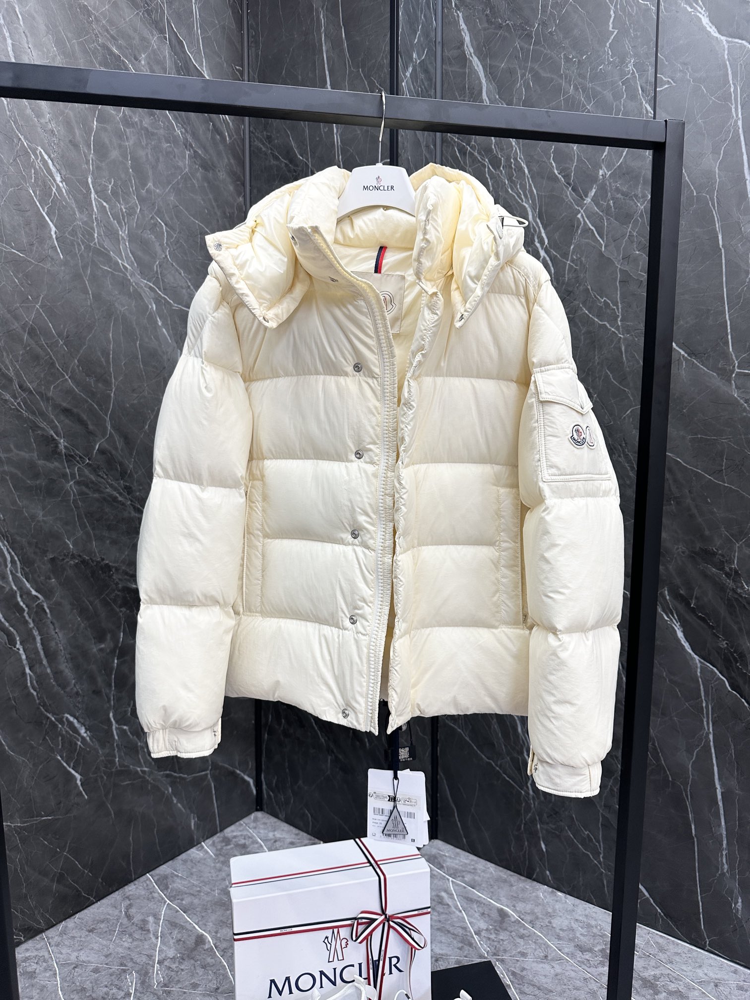 Moncler Down Jacket White Duck Down Black M-l-xl