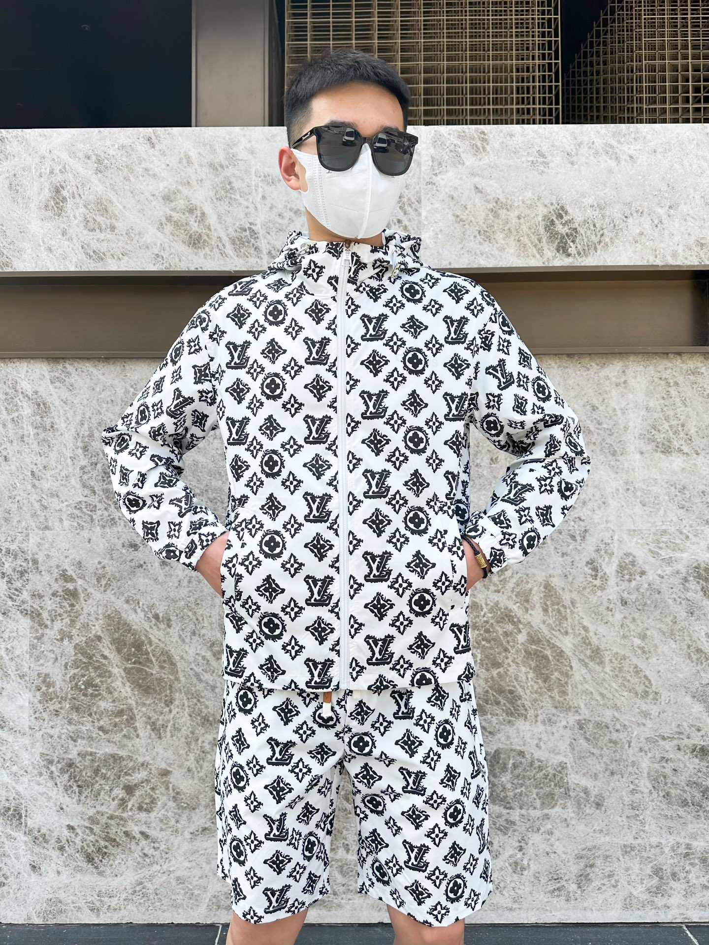 Louis Vuitton Basic Clothing M-l-xxxl