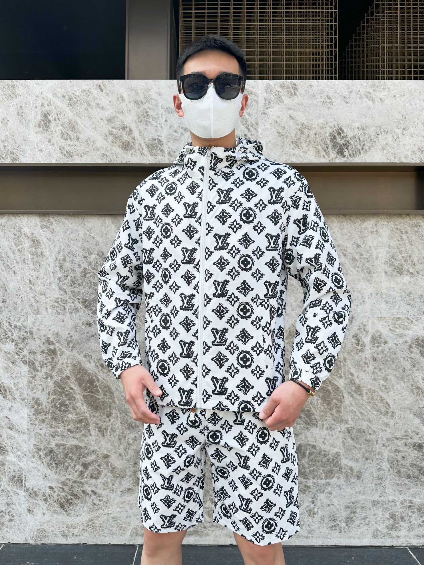 Louis Vuitton Basic Clothing M-l-xxxl