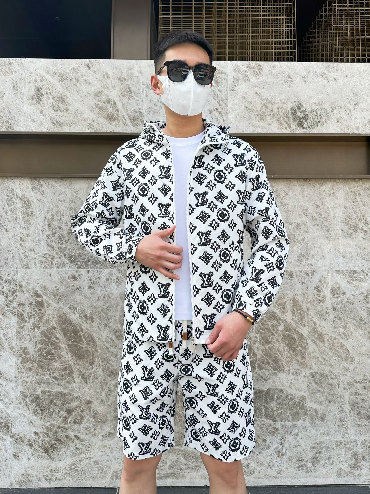 Louis Vuitton Basic Clothing M-l-xxxl