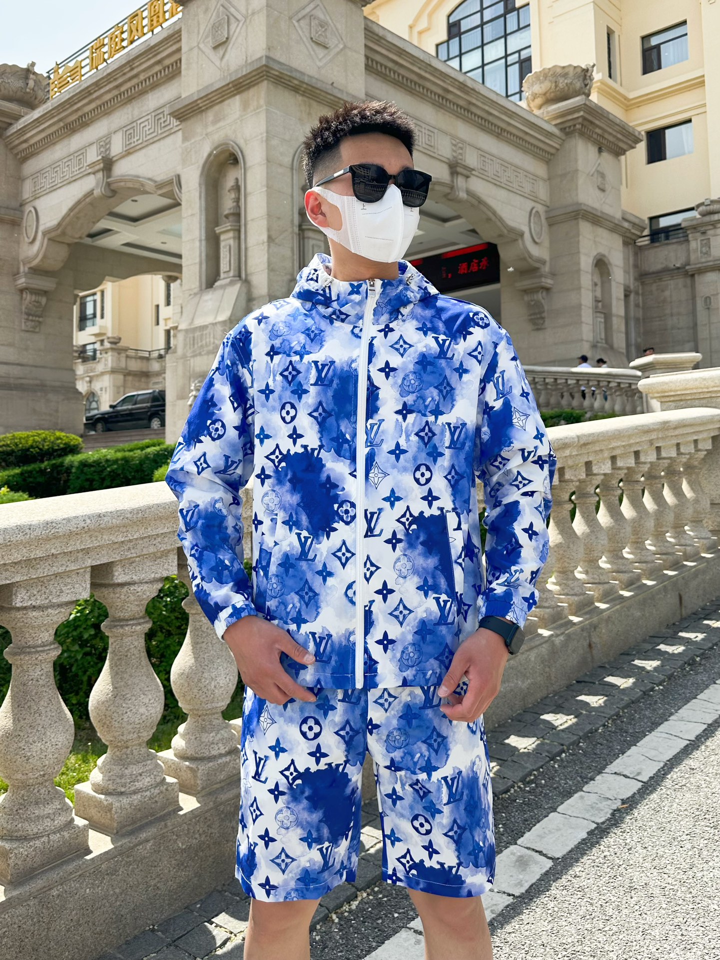 Louis Vuitton Basic Clothing M-l-xxxl