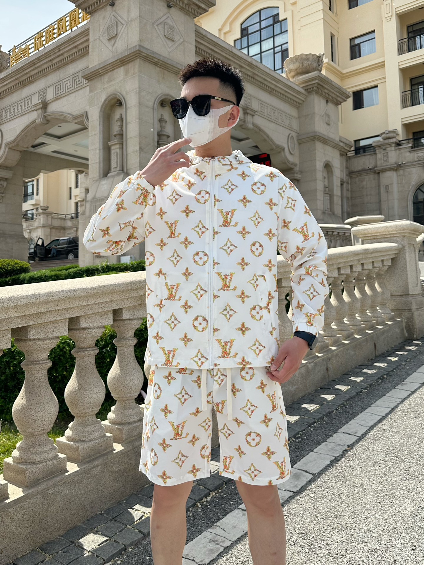 Louis Vuitton Basic Clothing M-l-xxxl